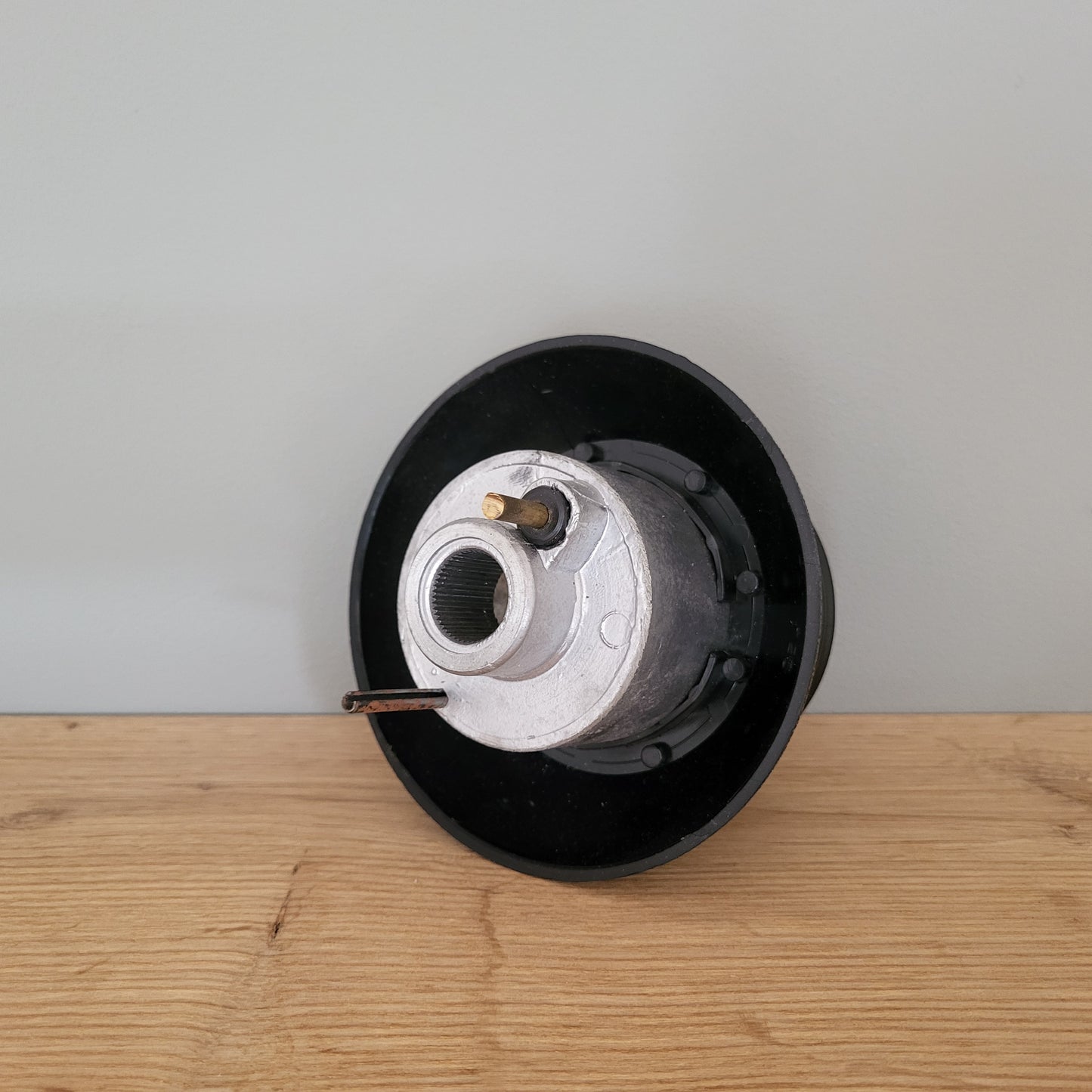 Volvo 700 / 900 series steering wheel hub adapter Luisi