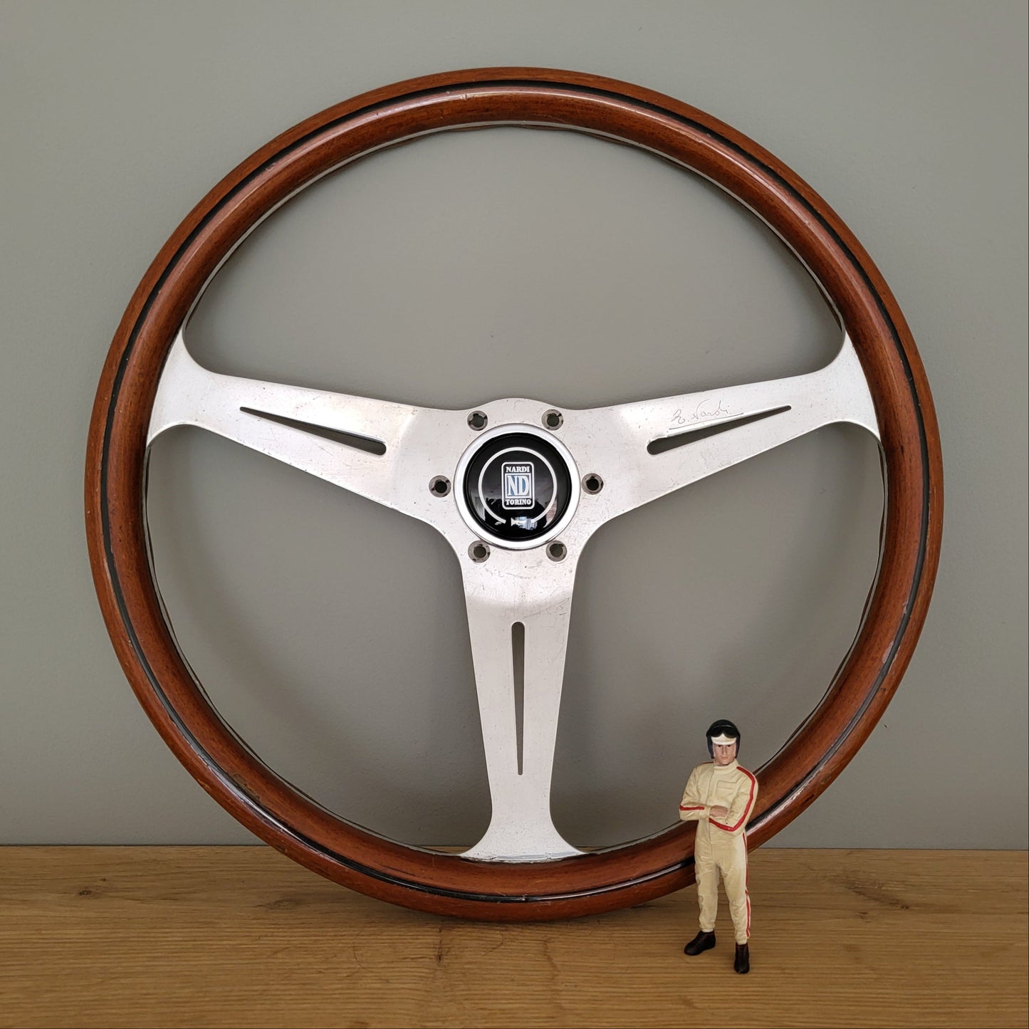 Nardi Classic mahogany wood steering wheel (1977)