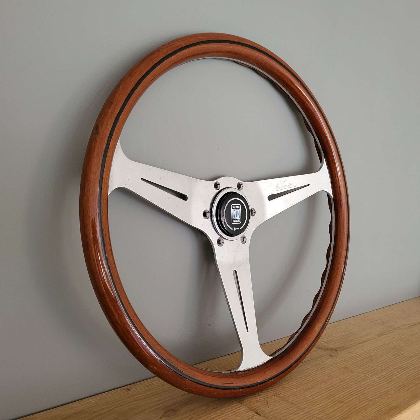 Nardi Classic mahogany wood steering wheel (1977)