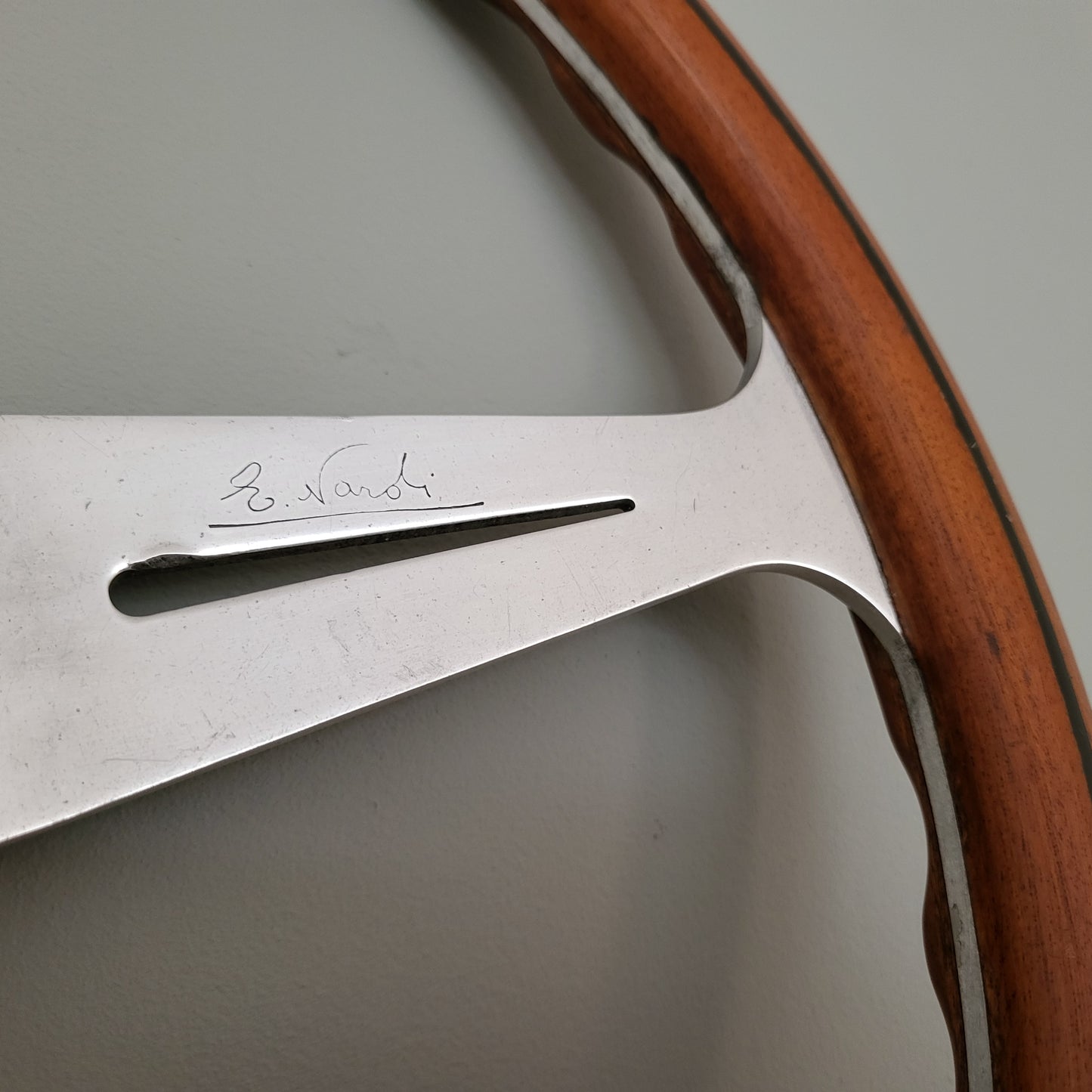 Nardi Classic mahogany wood steering wheel (1977)