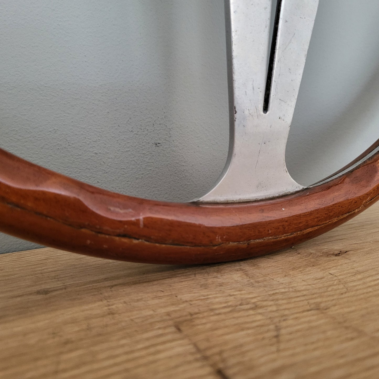 Nardi Classic mahogany wood steering wheel (1977)
