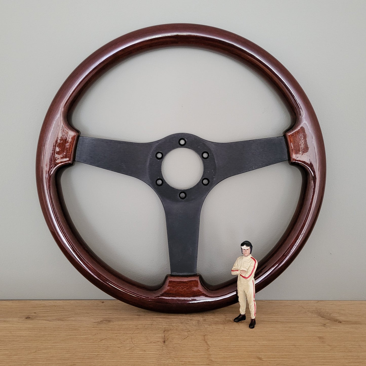 Classic wooden steering wheel Made in Italy (1990s)