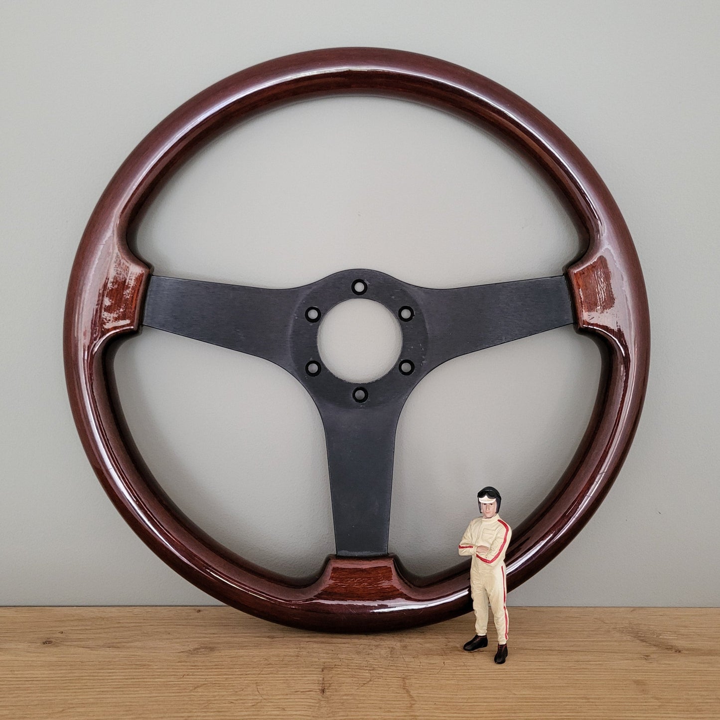 Classic wooden steering wheel Made in Italy (1990s)