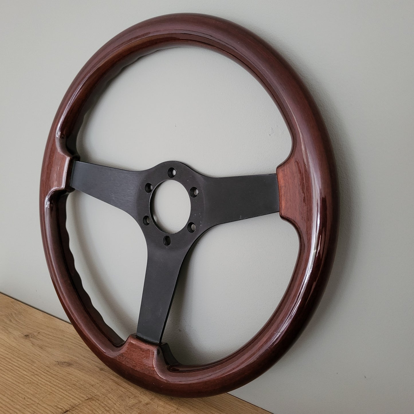 Classic wooden steering wheel Made in Italy (1990s)