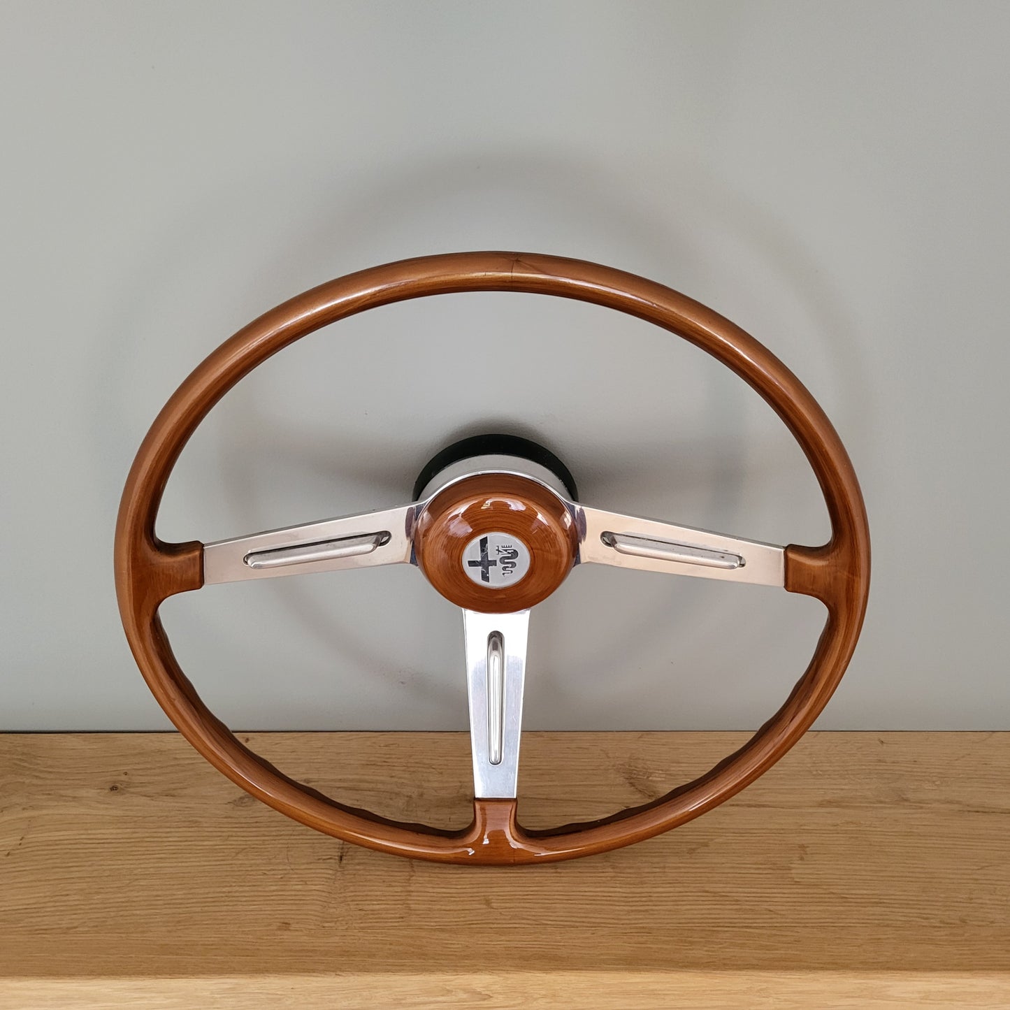 Alfa Romeo Berlina 1750 V.G. Hellebore steering wheel (1971)