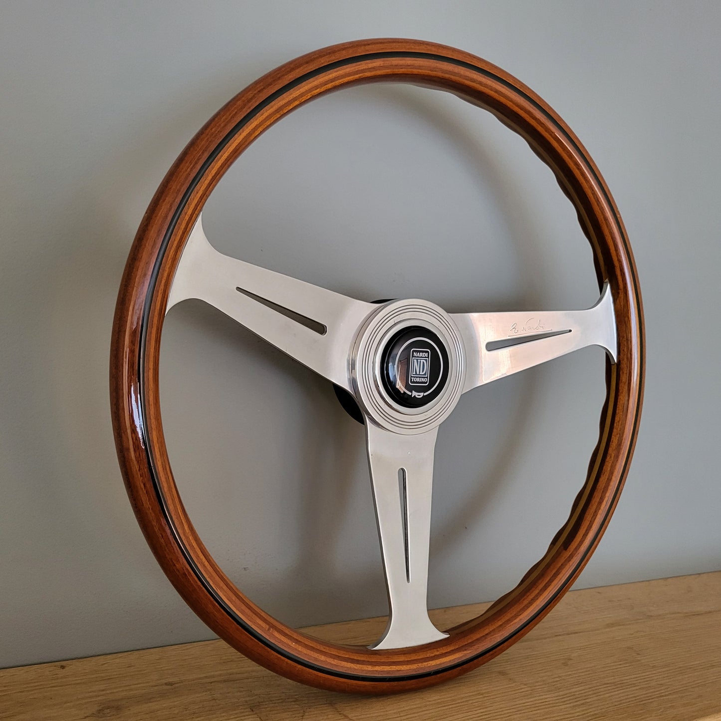 Nardi Classic mahogany wood steering wheel (1977)