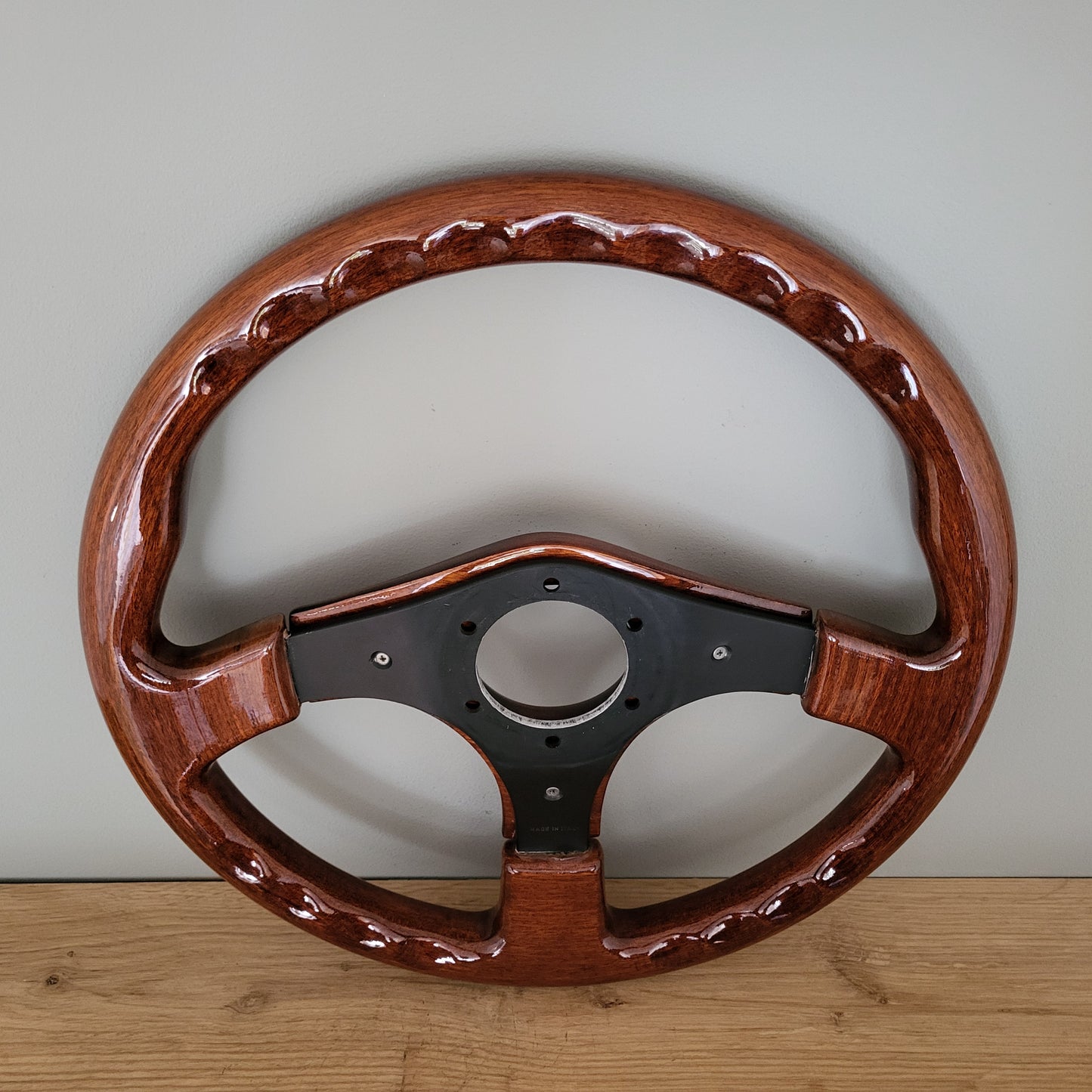 Classic wooden steering wheel Made in Italy (1990s) -NOS-