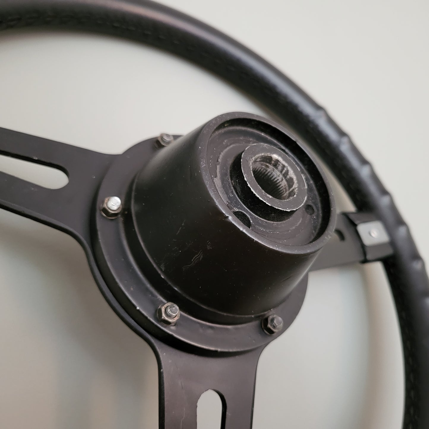 Mountney GT leather steering wheel Triumph TR4 - TR6 (1970)