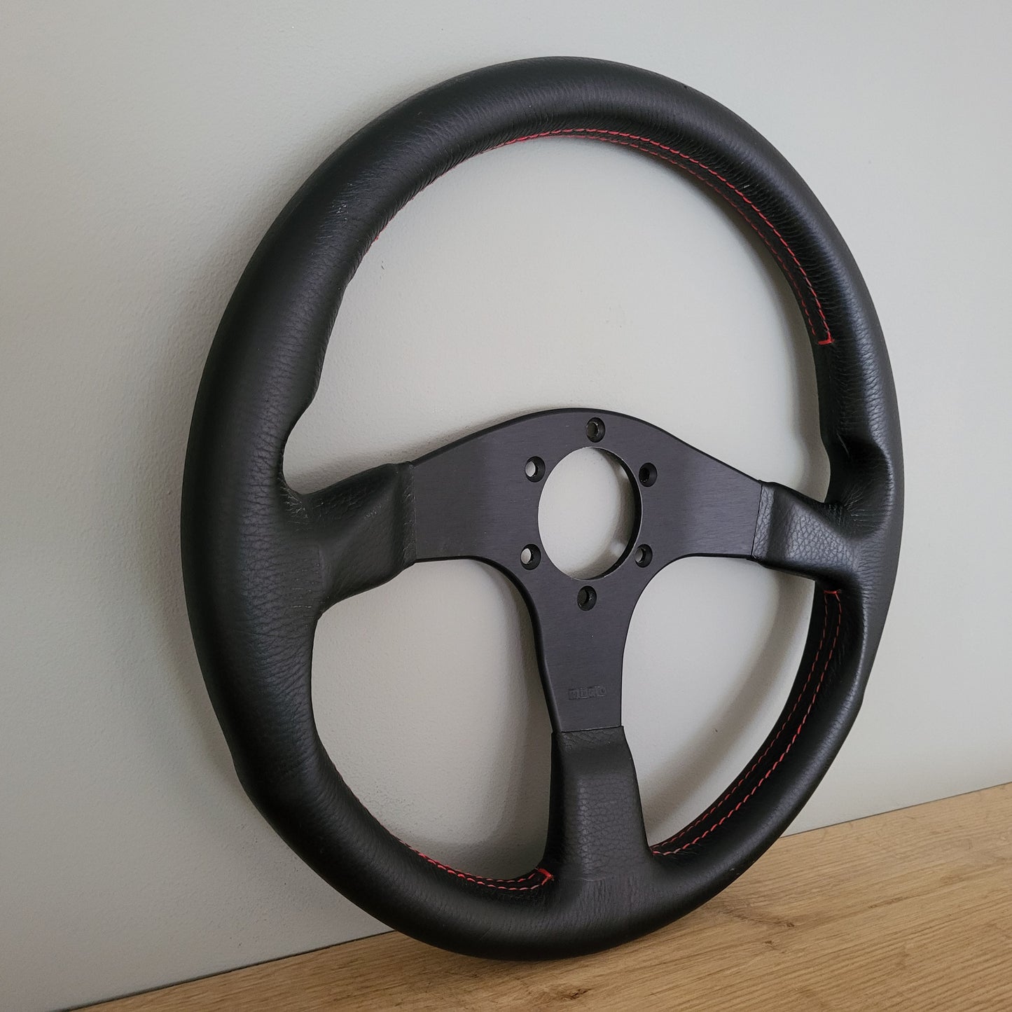 Momo TYP D35 classic leather steering wheel (1994) -NOS-