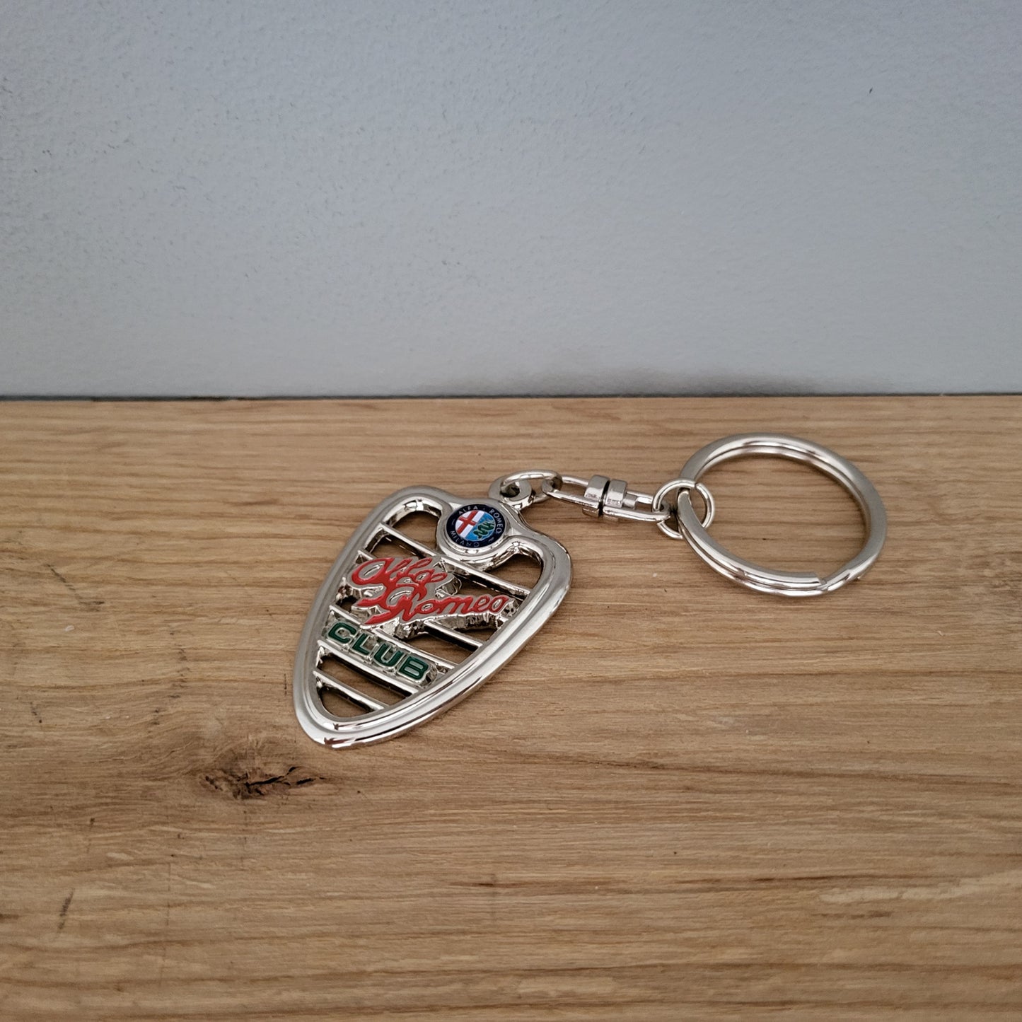 Scudetto Alfa Romeo vintage keychain