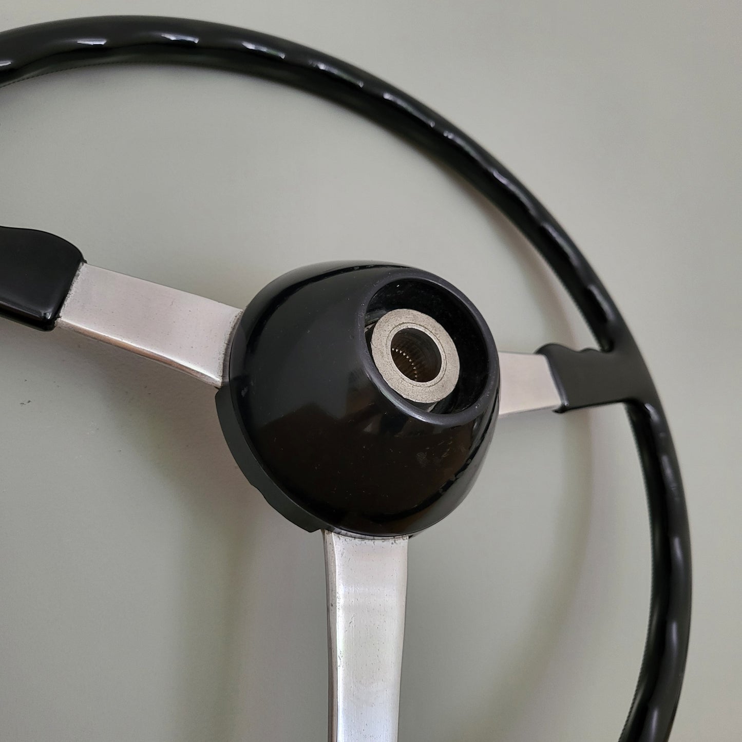 Fiat 1200/1500 Pininfarina Cabriolet steering wheel (1959)