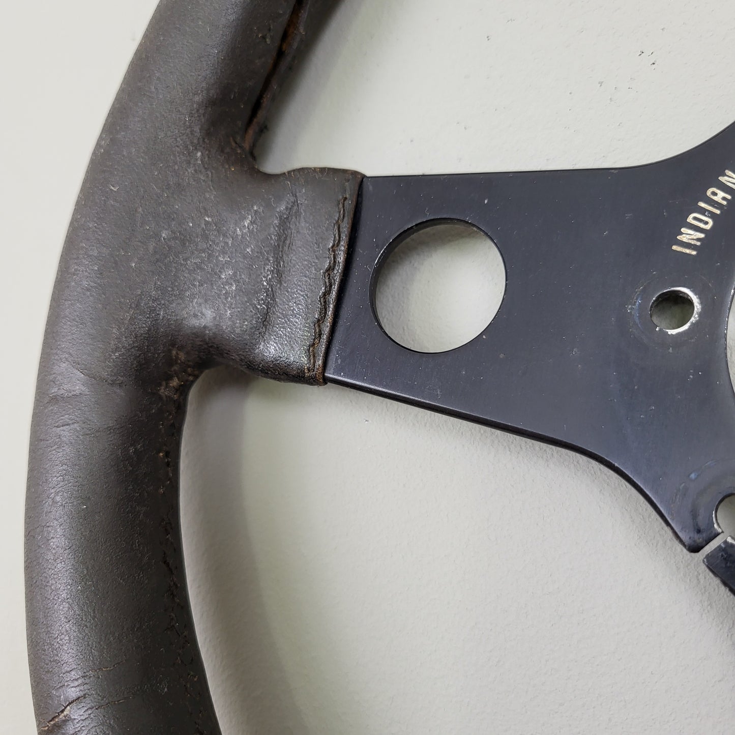 Atiwe Indianapolis leather steering wheel (resto project)
