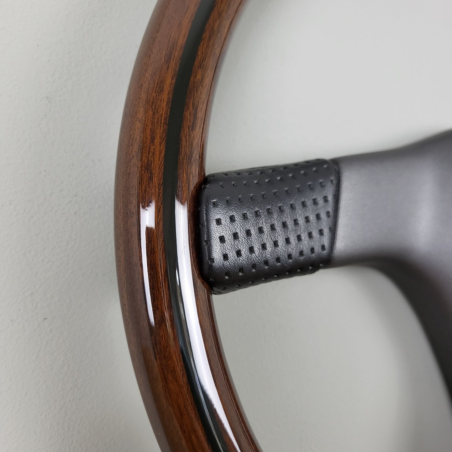 Nardi Gara 3/3 W mahogany wood steering wheel (1990s) -NOS-