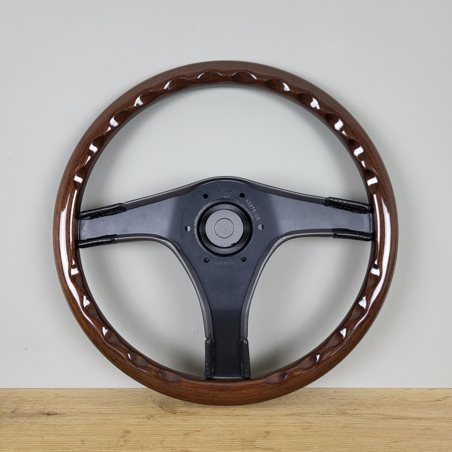 Nardi Gara 3/3 W mahogany wood steering wheel (1990s) -NOS-