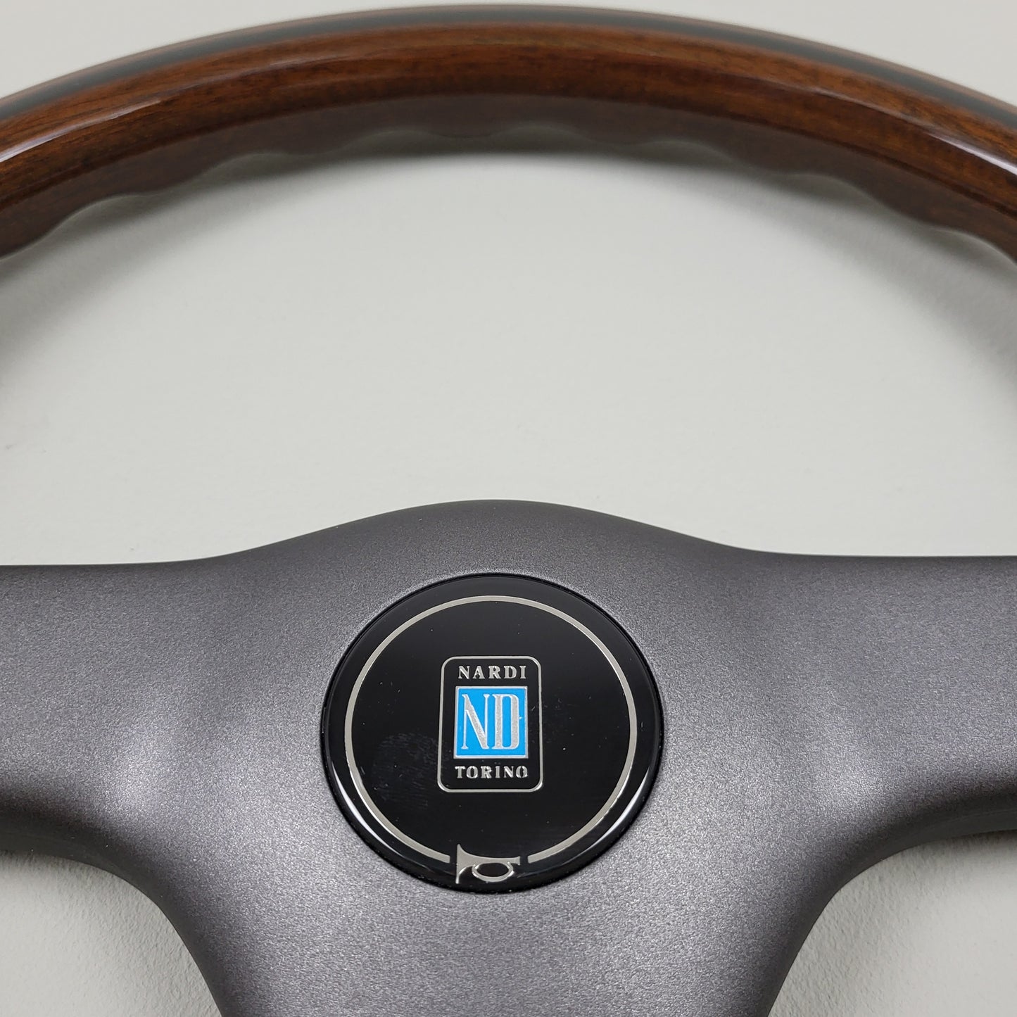Nardi Gara 3/3 W mahogany wood steering wheel (1990s) -NOS-