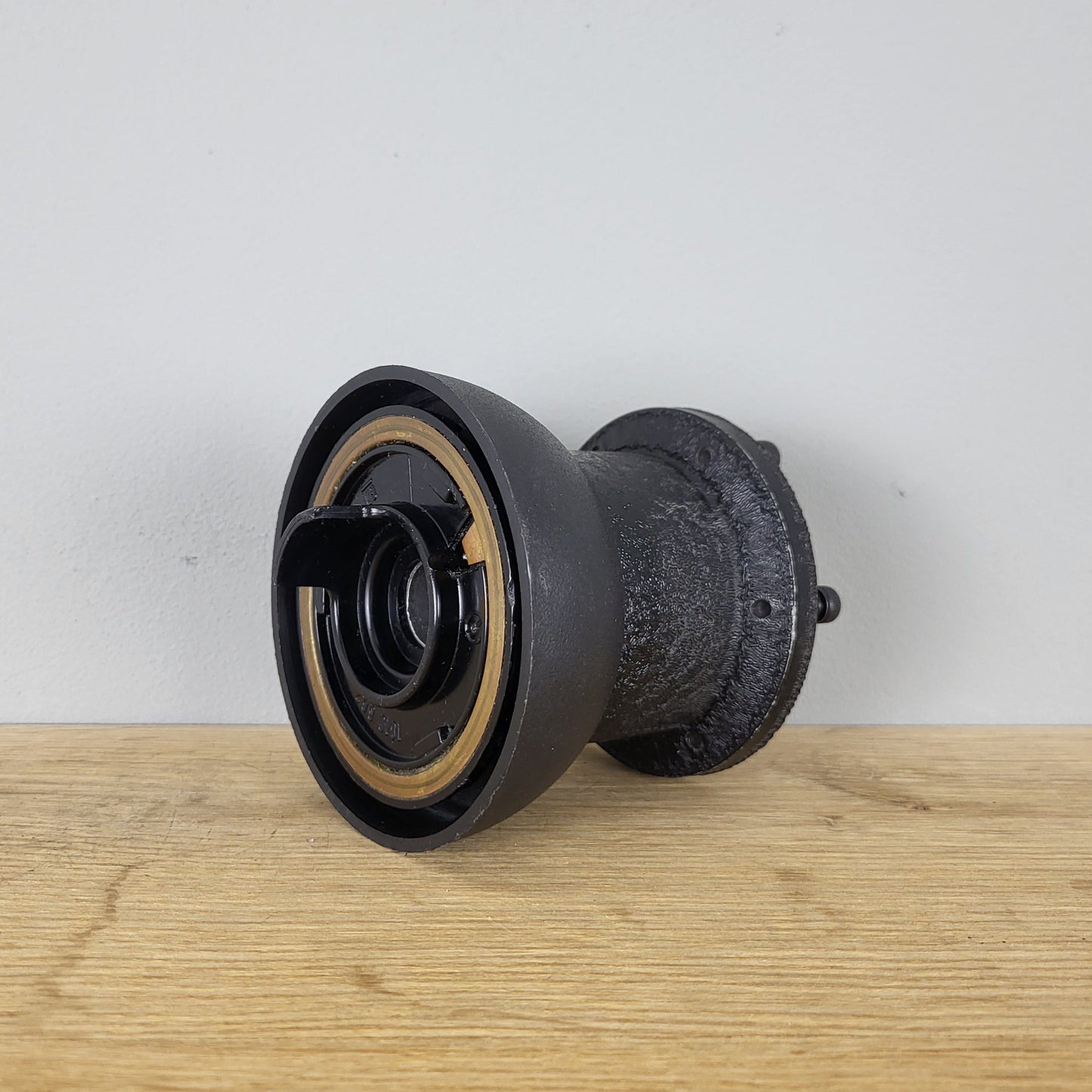 G.M. E17-7 steering wheel hub adapter