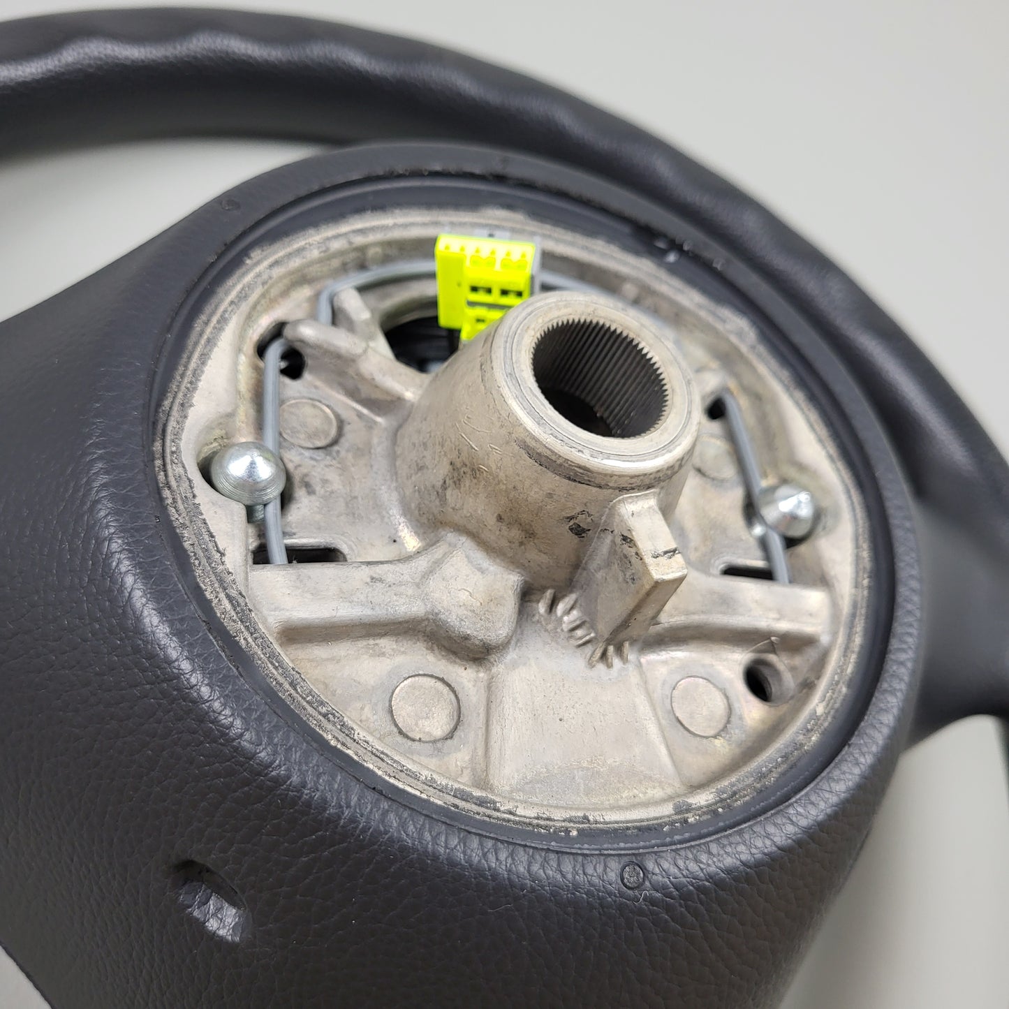 BMW E87 1-series steering wheel (2004-2011)