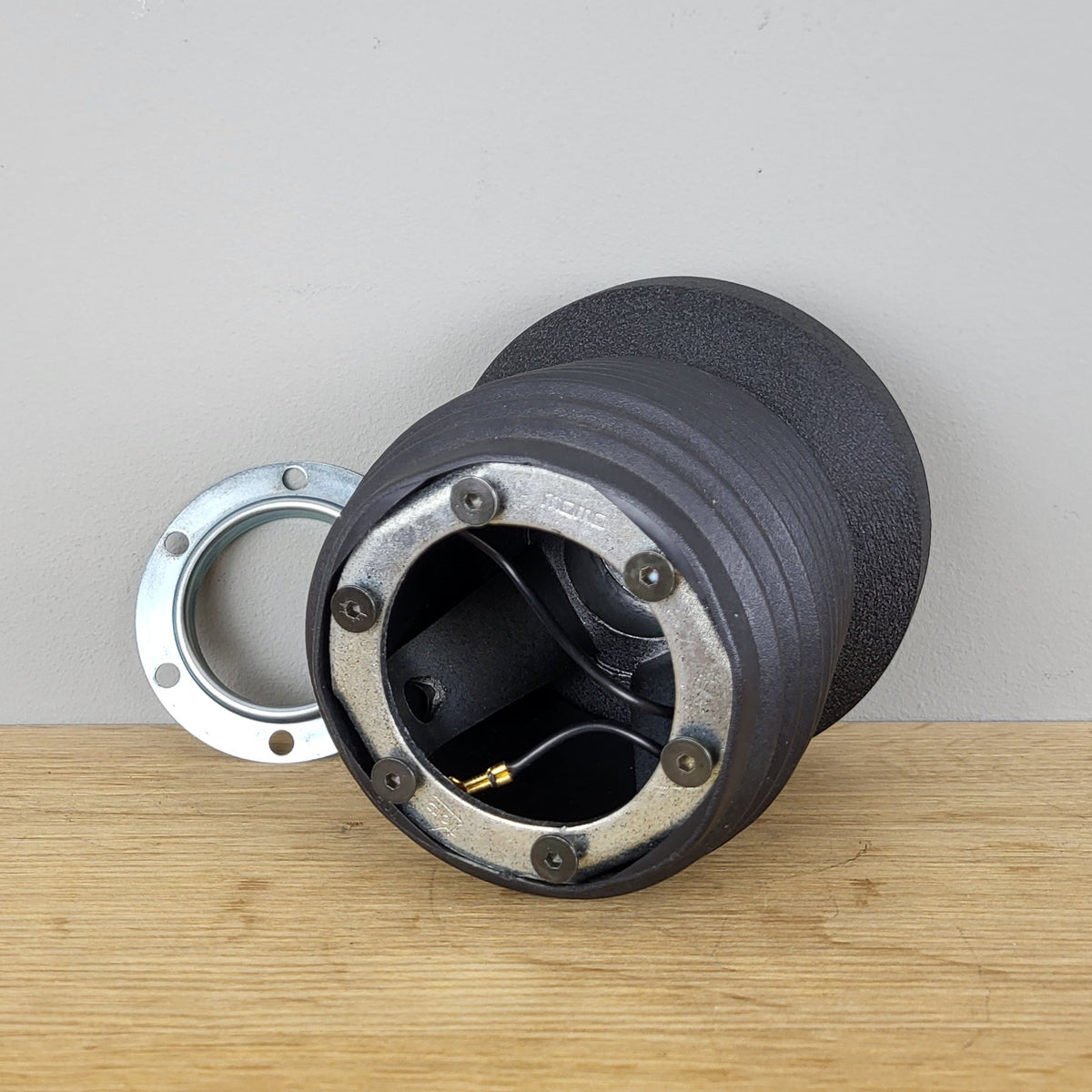 Mercedes S-Class W140 steering wheel hub adapter kit Momo 1501A / L6004 (1992)