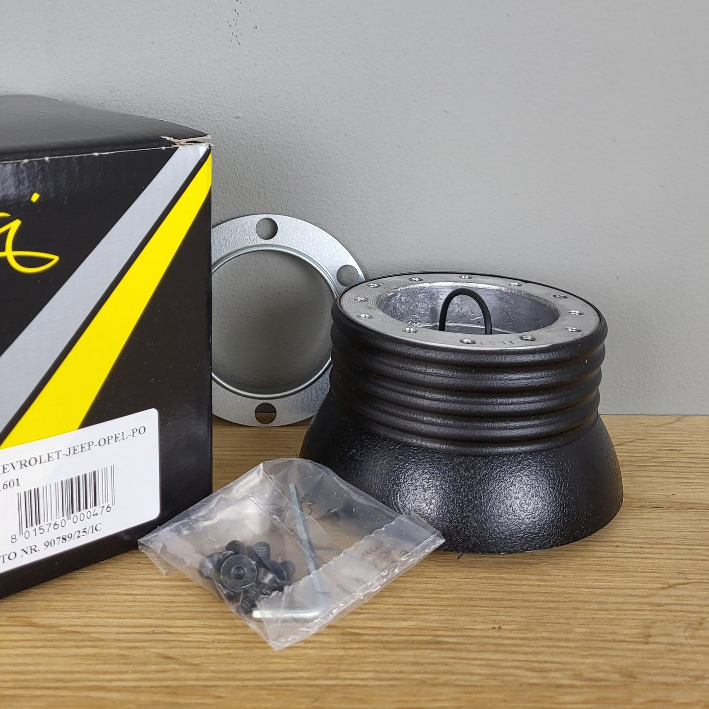 Chevrolet Corvette C3 steering wheel hub adapter kit Luisi 1601 (NEW)