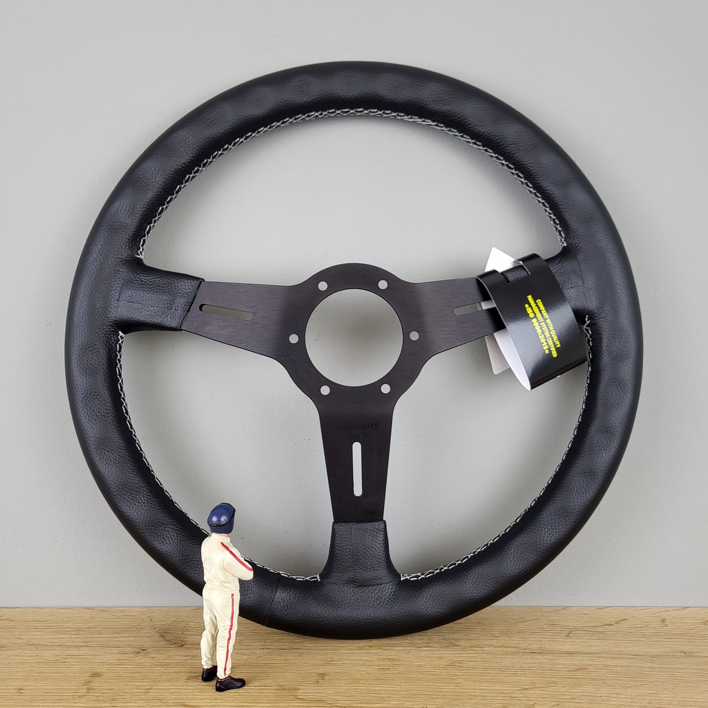 Luisi Mistral 370 black leather steering wheel (NEW)