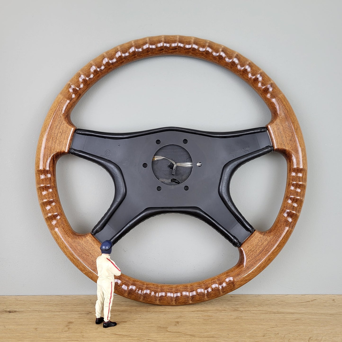 Raid Dino Formel 2 wooden steering wheel (2018)
