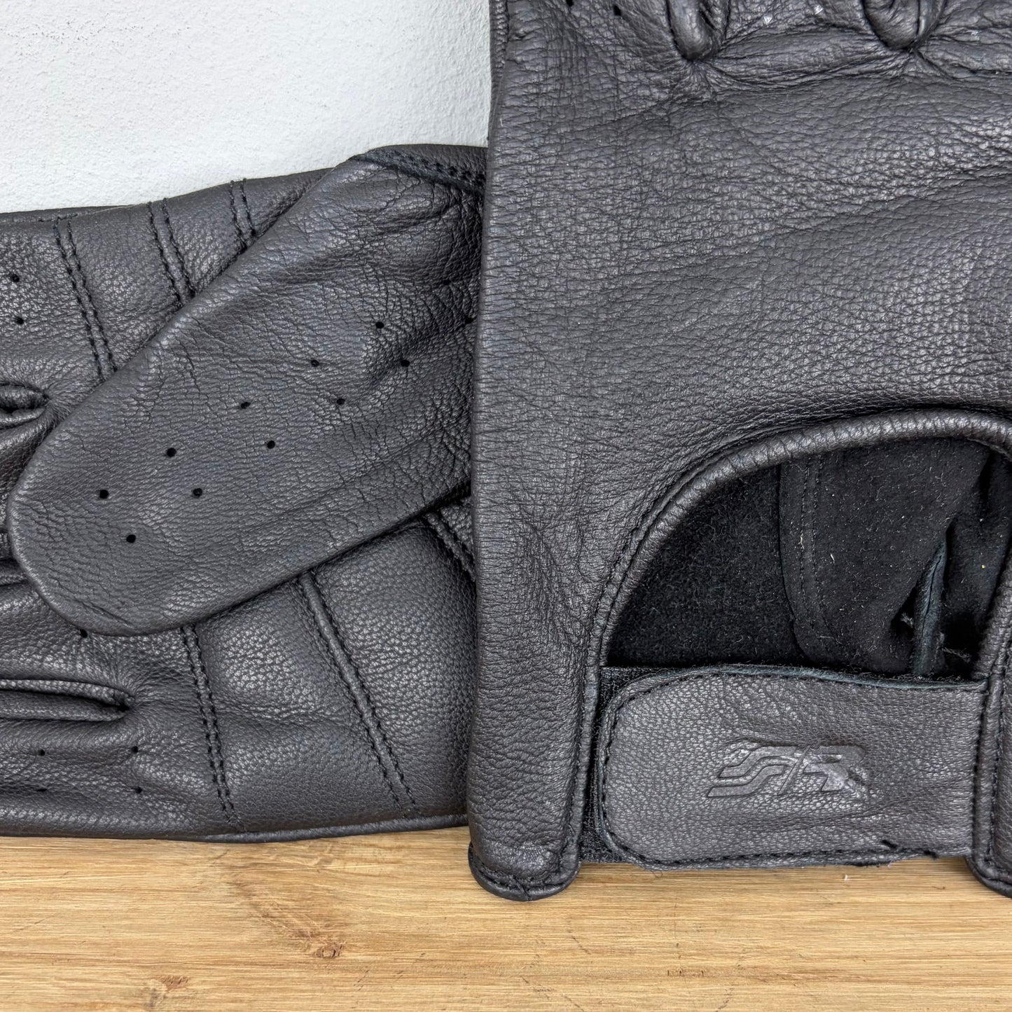 Simoni Racing black leather driving gloves