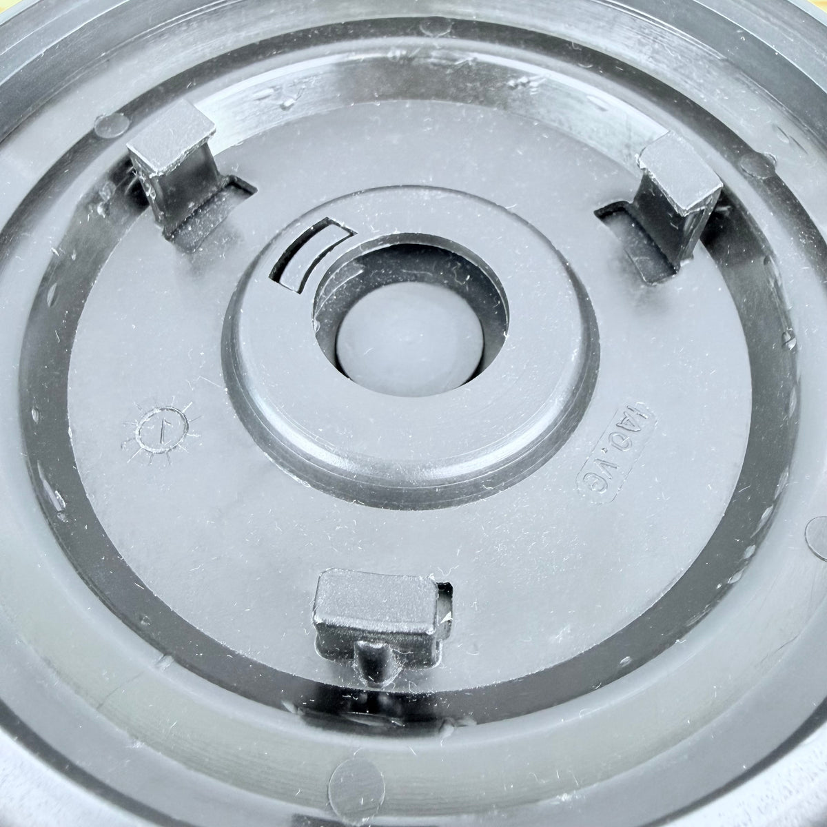 Alfa Romeo Spider / GTV / 33 / 75 steering wheel center cap V.G.