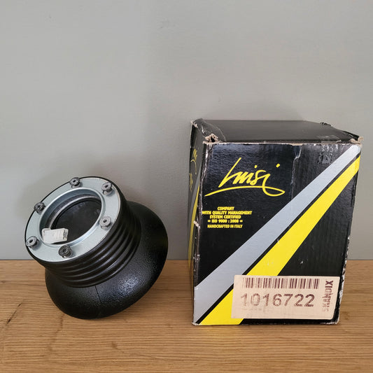 Volvo 700 / 900 series steering wheel hub adapter Luisi