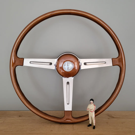 Alfa Romeo Berlina 1750 V.G. Hellebore steering wheel (1971)
