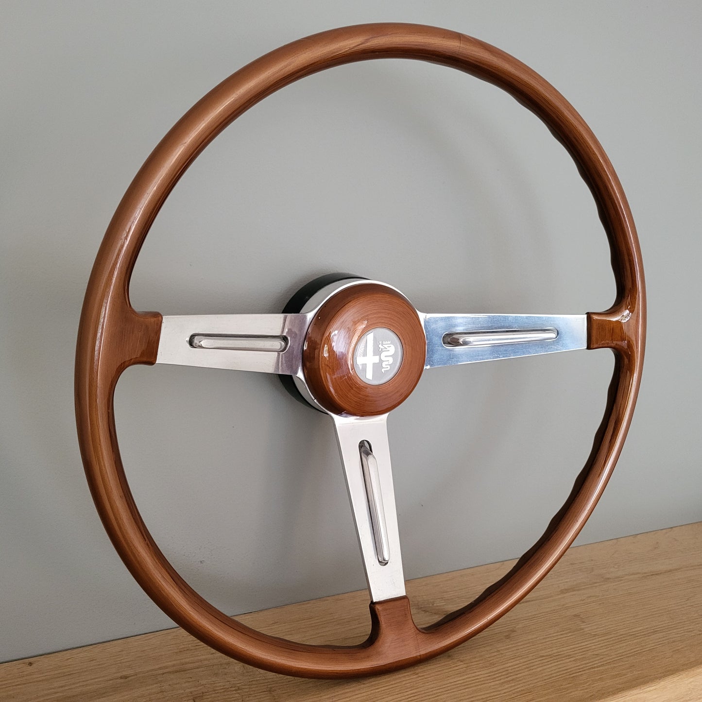 Alfa Romeo Berlina 1750 V.G. Hellebore steering wheel (1971)