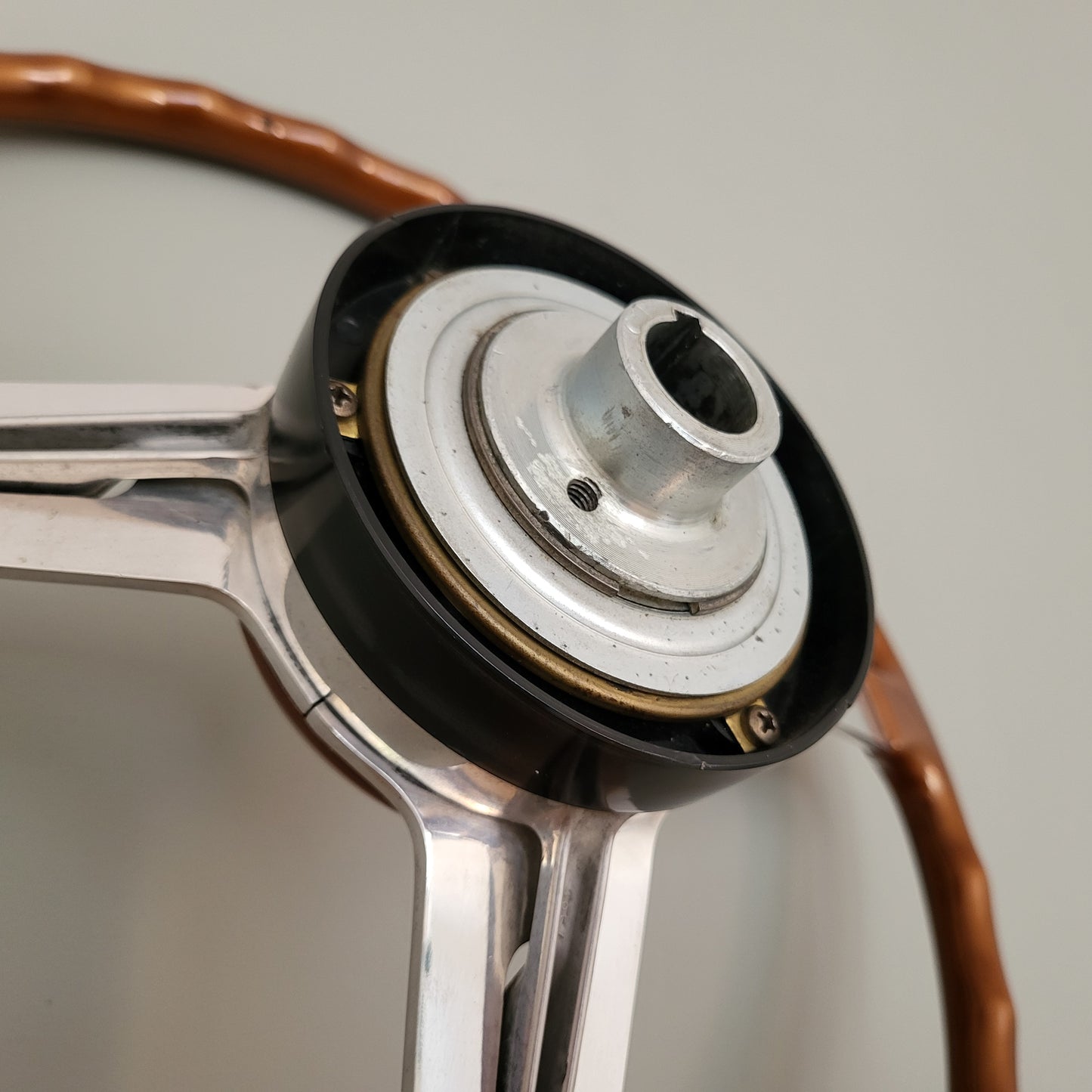 Alfa Romeo Berlina 1750 V.G. Hellebore steering wheel (1971)