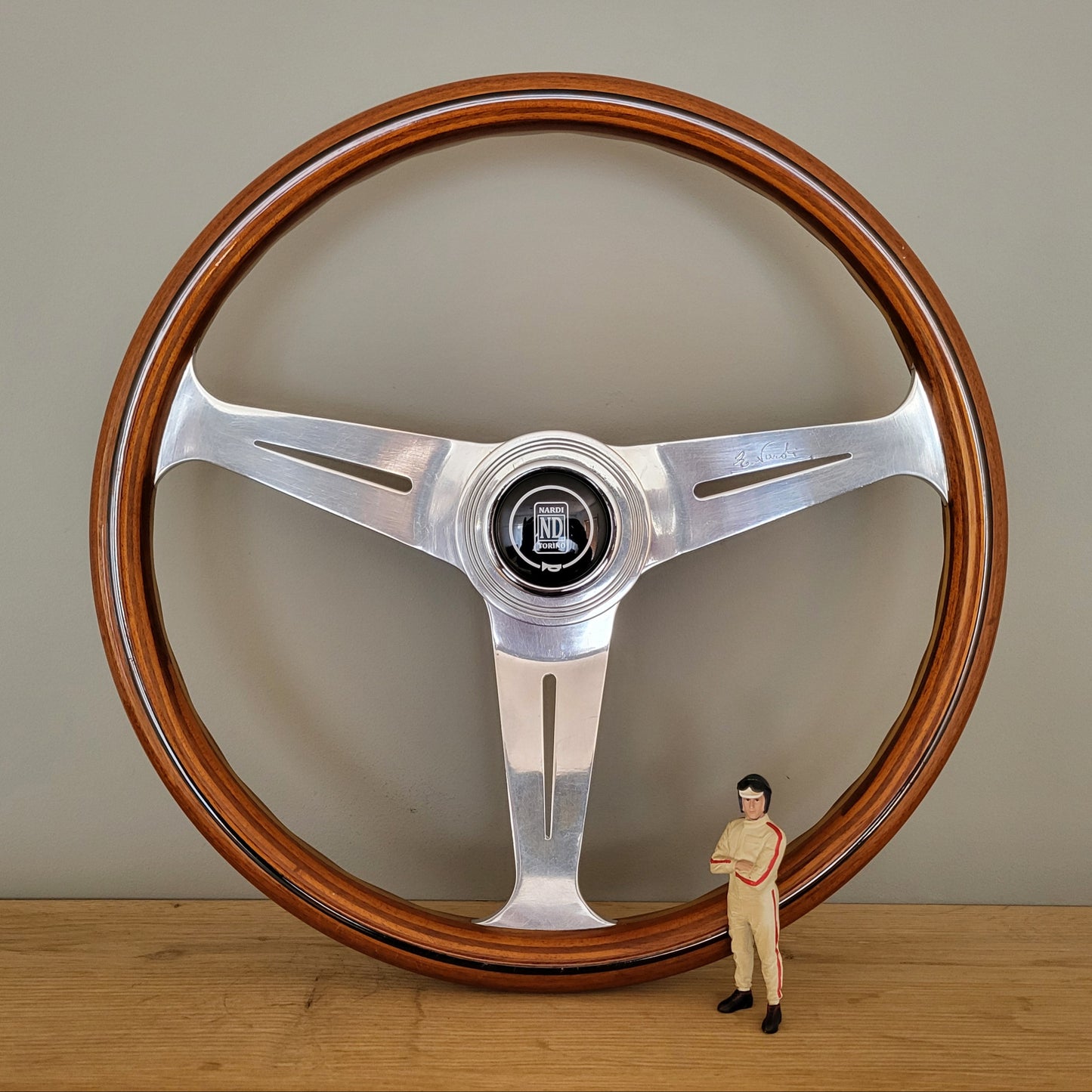 Nardi Classic mahogany wood steering wheel (1977)