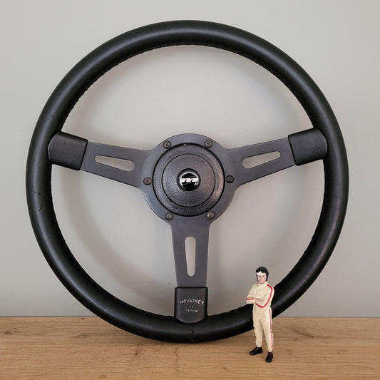 Mountney GT leather steering wheel Triumph TR4 - TR6 (1970)