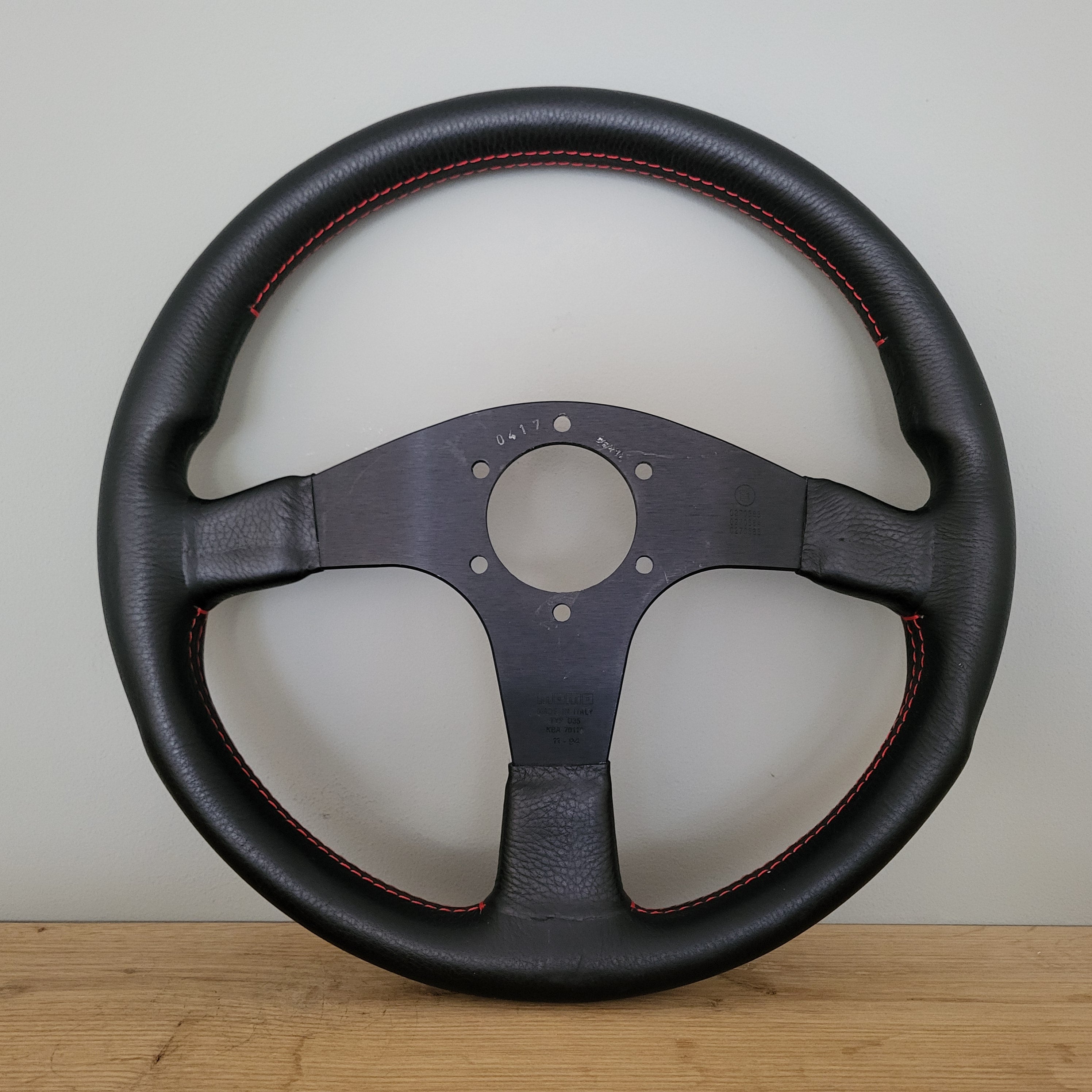 【 美品 】MOMO Competition D35 ステアリングホイール 美品 momoステアリング RACE ホーンボタン付き 35φ D35 モモ