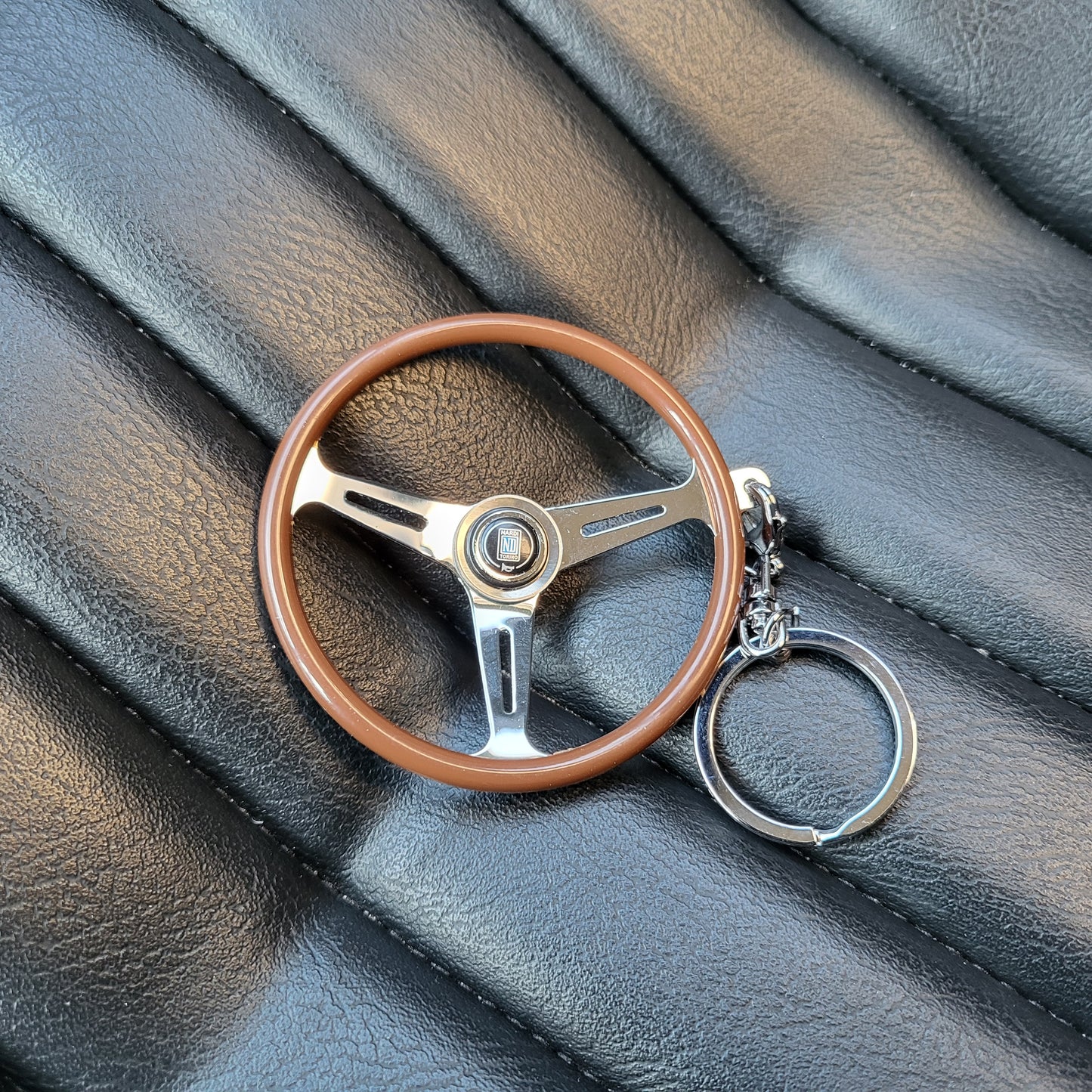 Nardi Torino steering wheel keychain - Chrome spoke