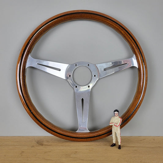Nardi Classic mahogany wood steering wheel (1979)