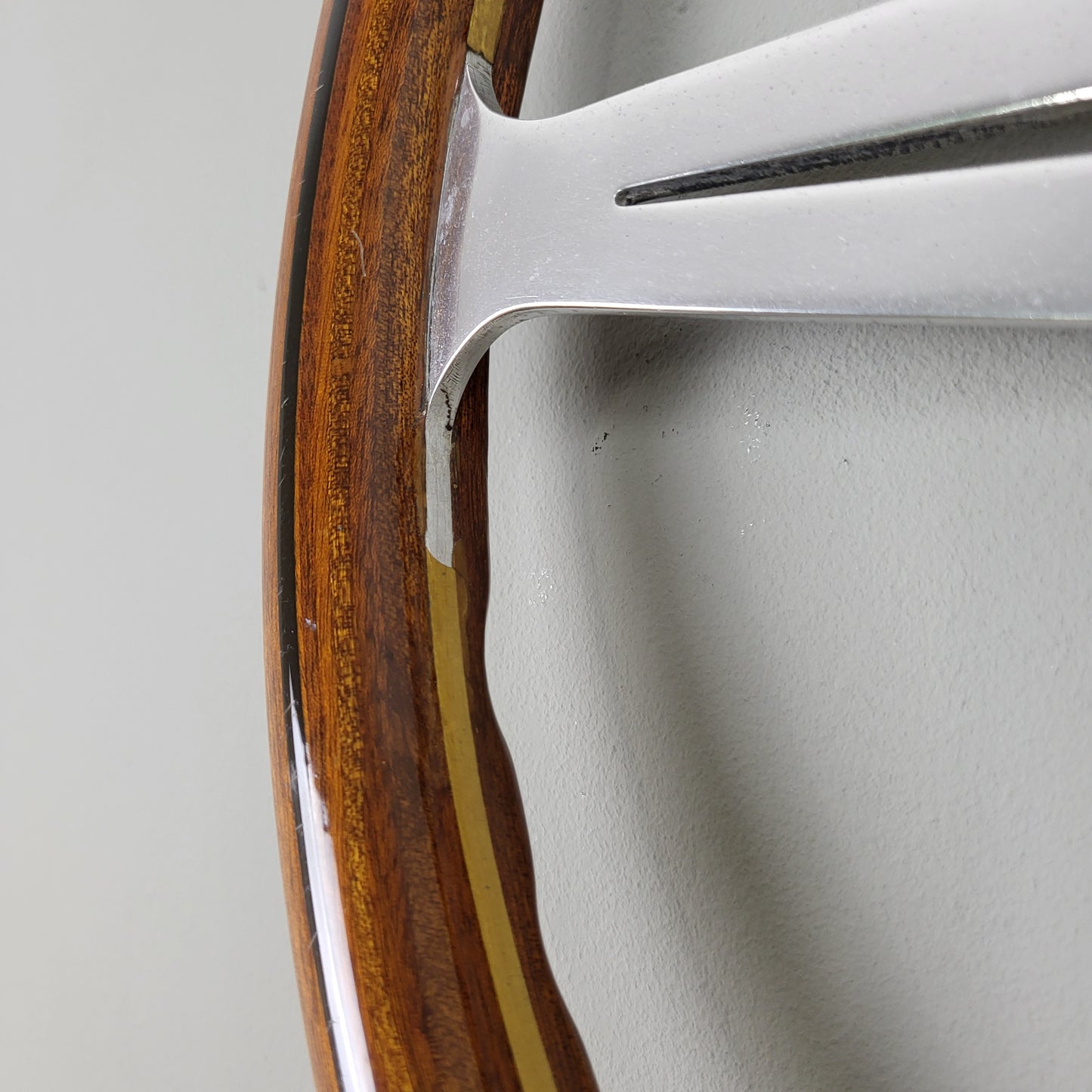 Nardi Classic mahogany wood steering wheel (1979)