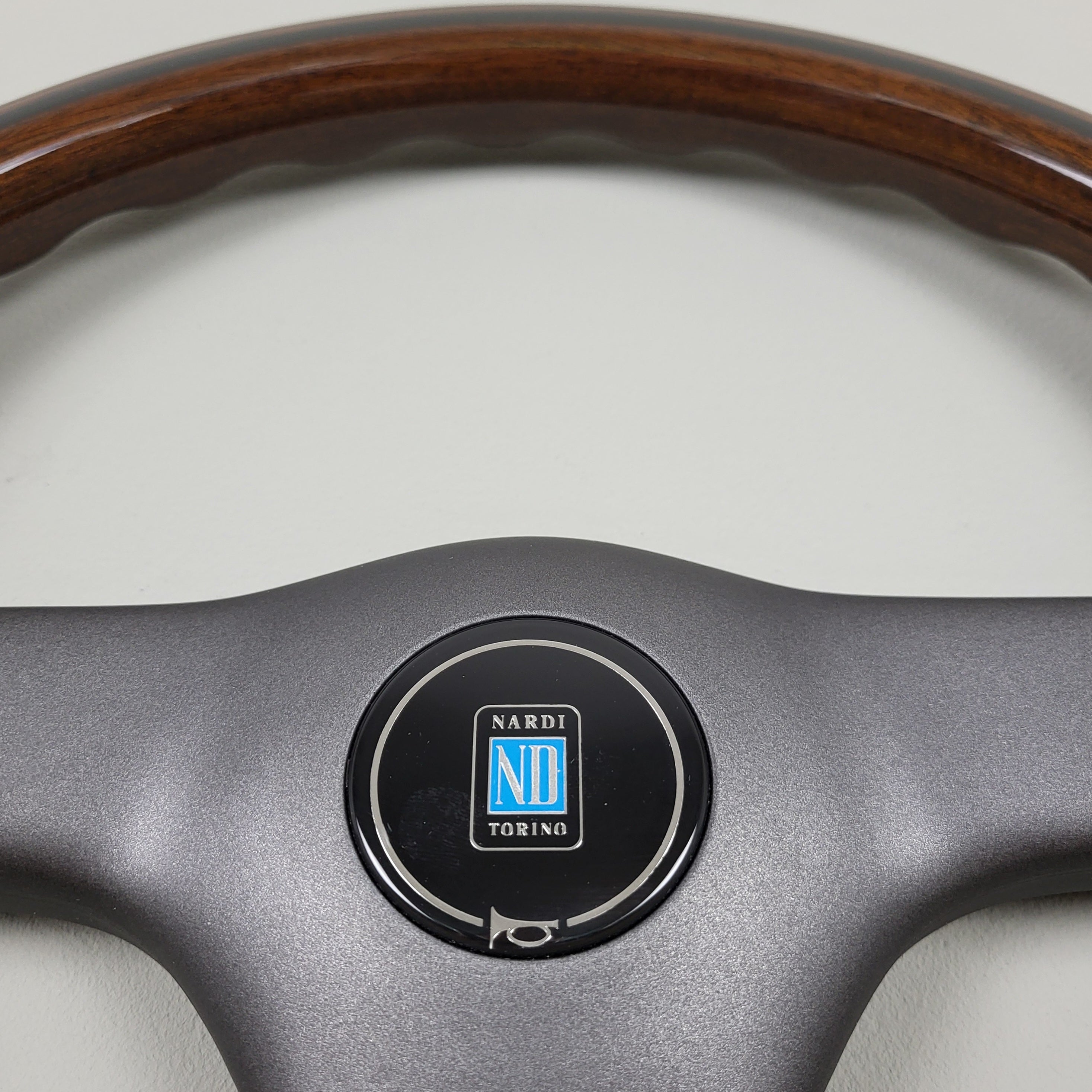 Nardi Gara 3/3 W mahogany wood steering wheel (1990s) -NOS