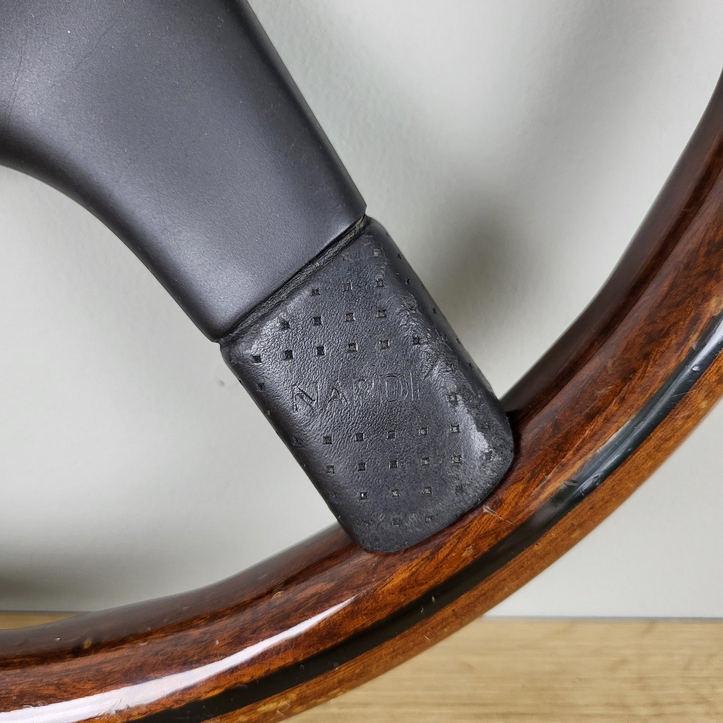 Nardi Gara 4/4 W mahogany wood steering wheel (1990)
