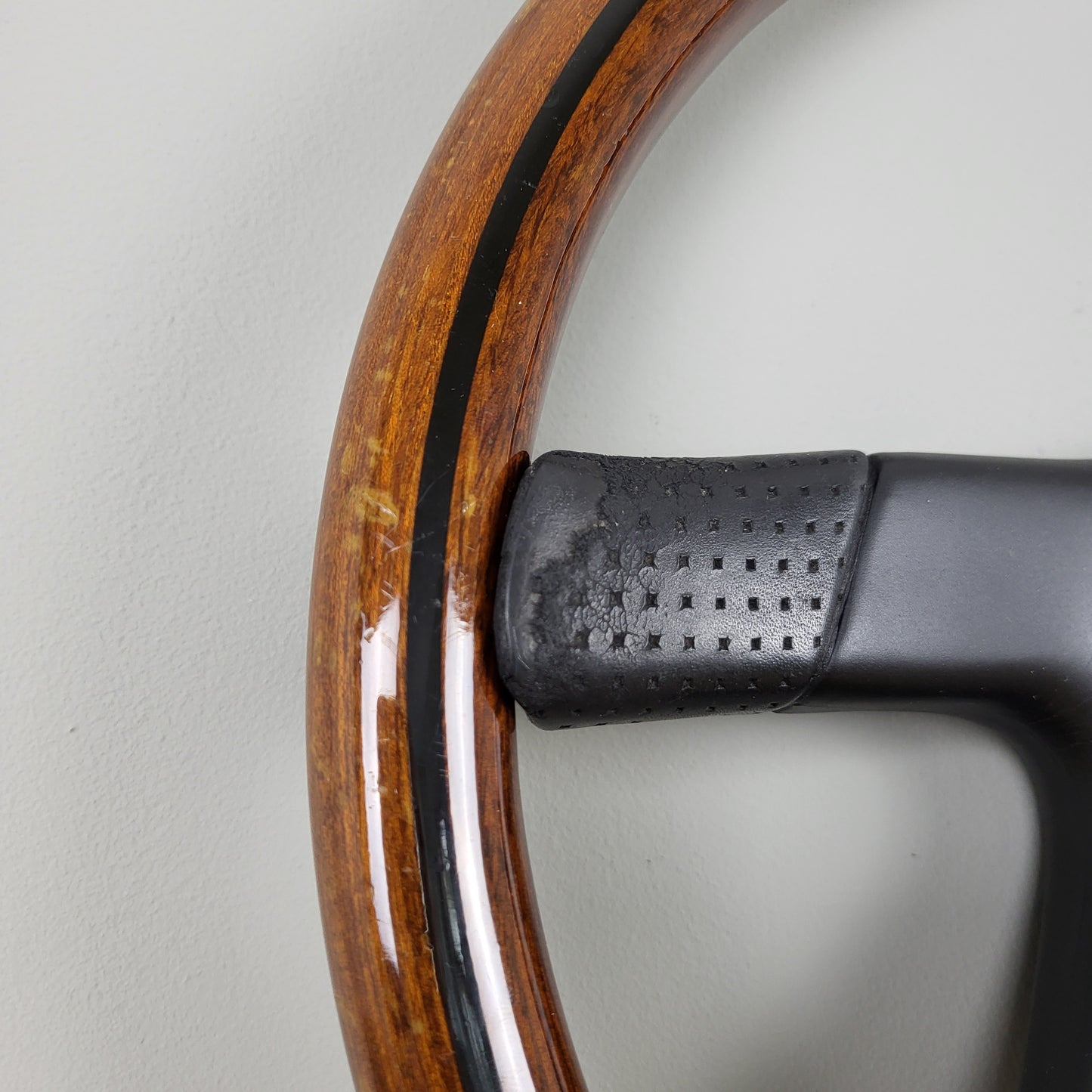 Nardi Gara 4/4 W mahogany wood steering wheel (1990)