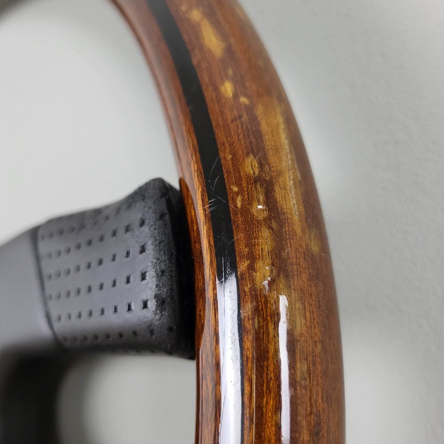 Nardi Gara 4/4 W mahogany wood steering wheel (1990)