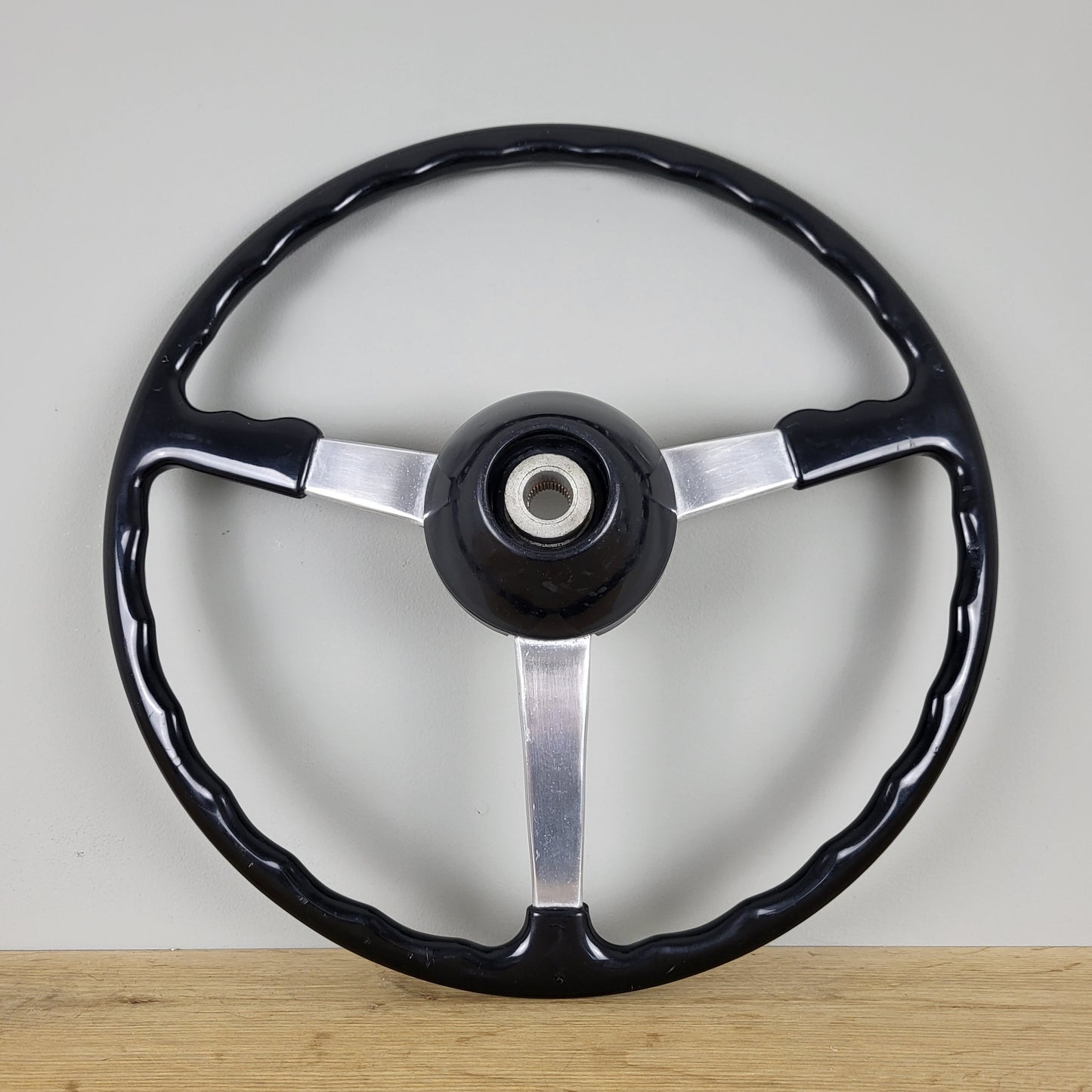 Fiat 1200/1500 Pininfarina Cabriolet steering wheel (1959)