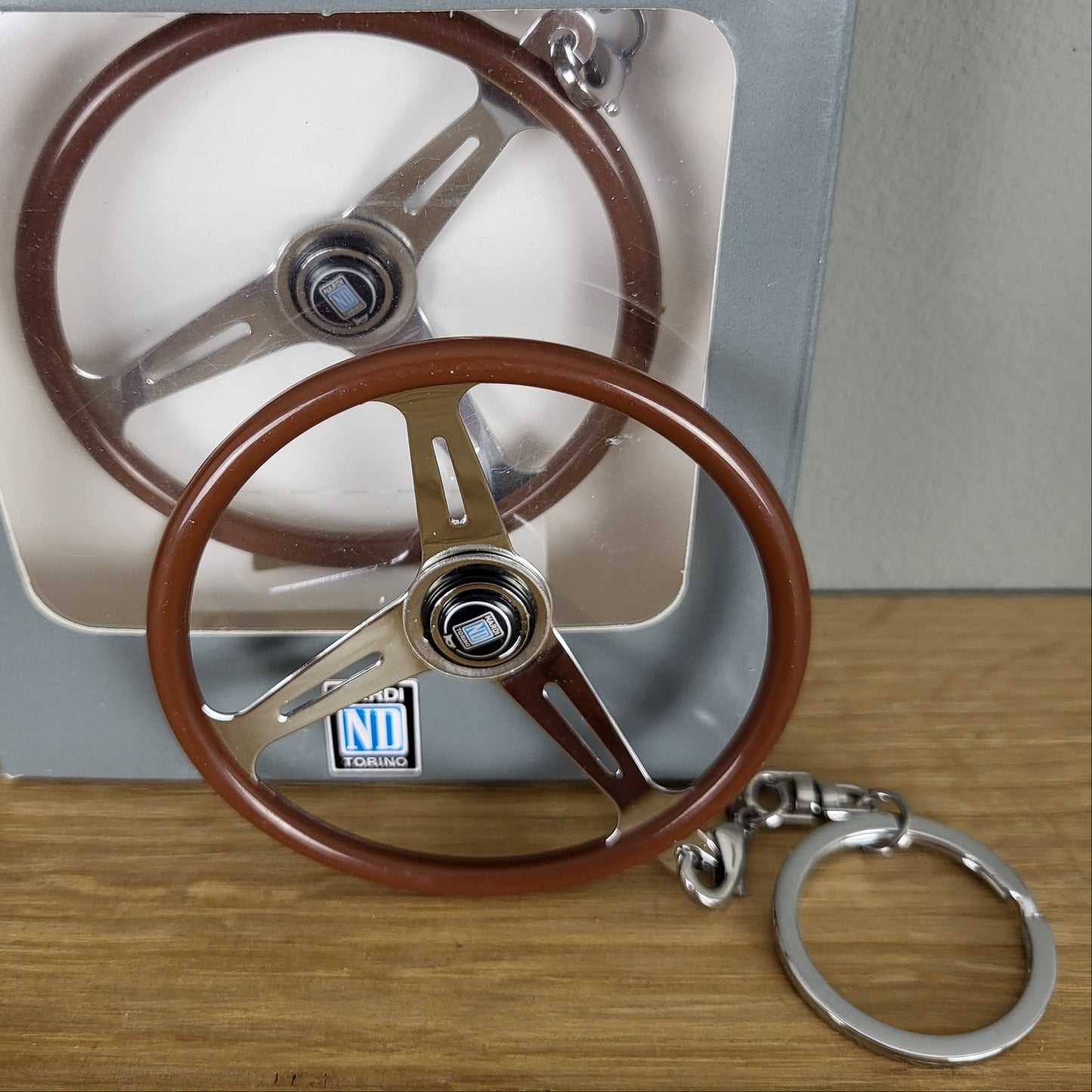 Nardi Torino steering wheel keychain - Chrome spoke