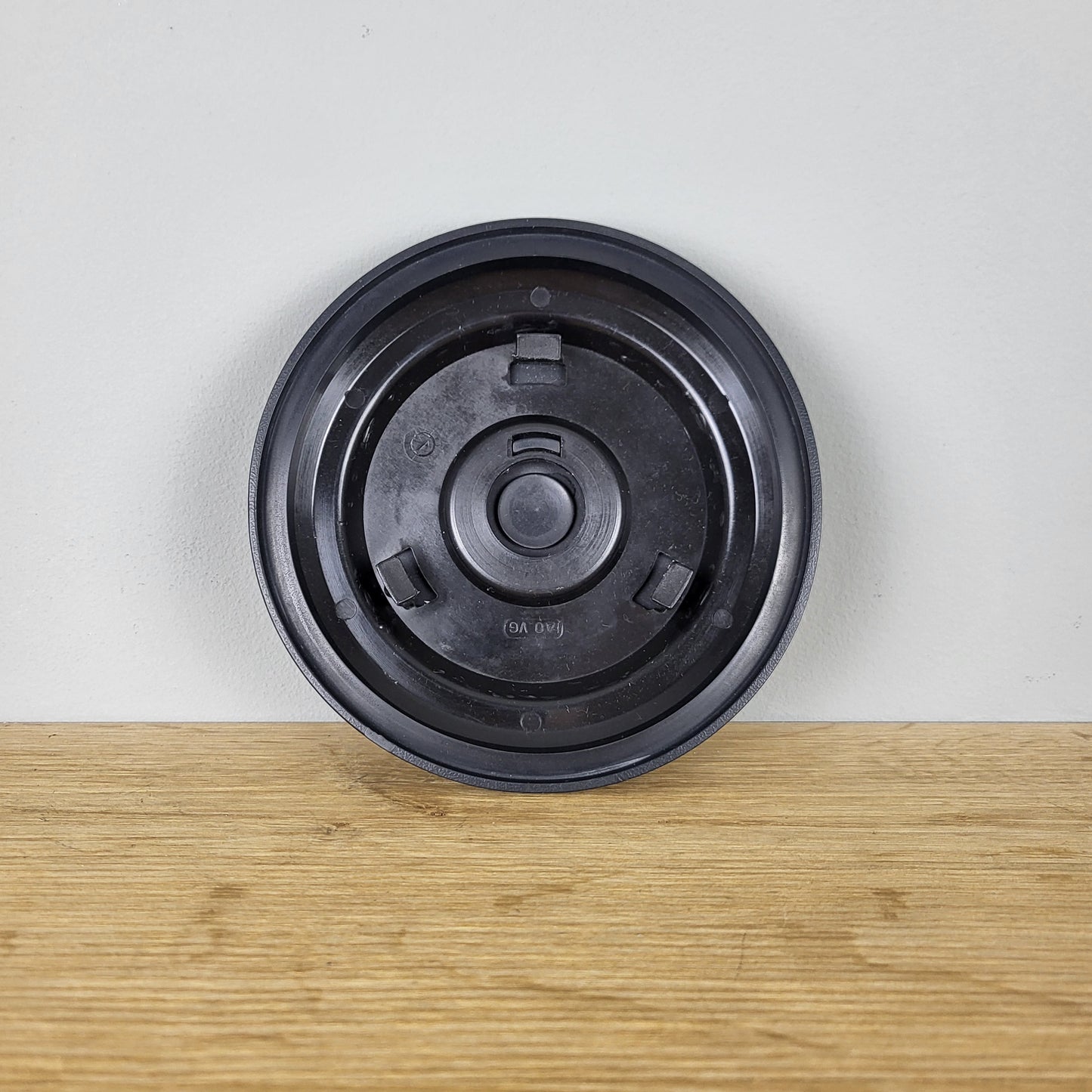 Alfa Romeo Spider / GTV / 33 / 75 steering wheel center cap V.G.