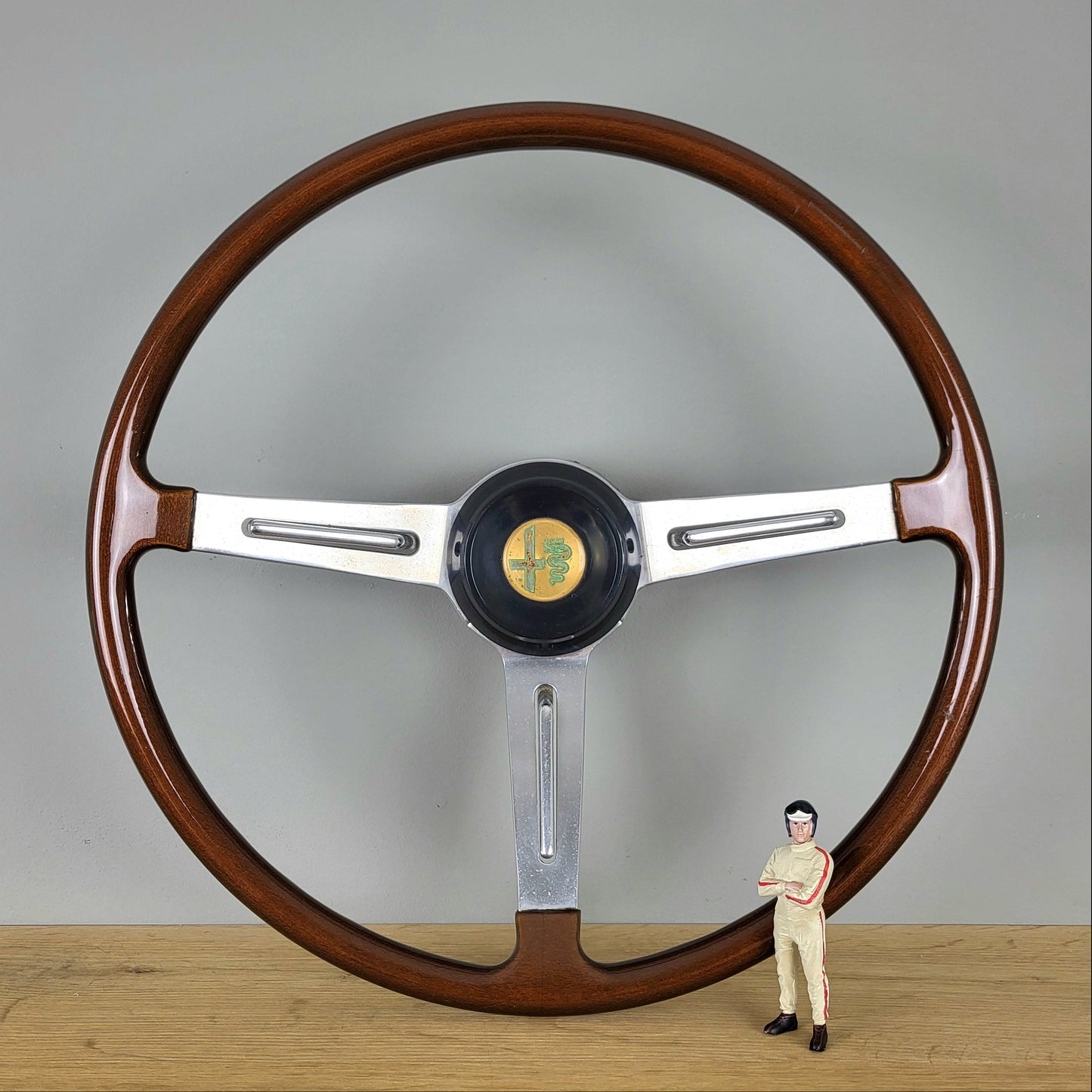 Alfa Romeo Giulia Super Biscione / 1750 Berlina / GTV steering wheel (1972)