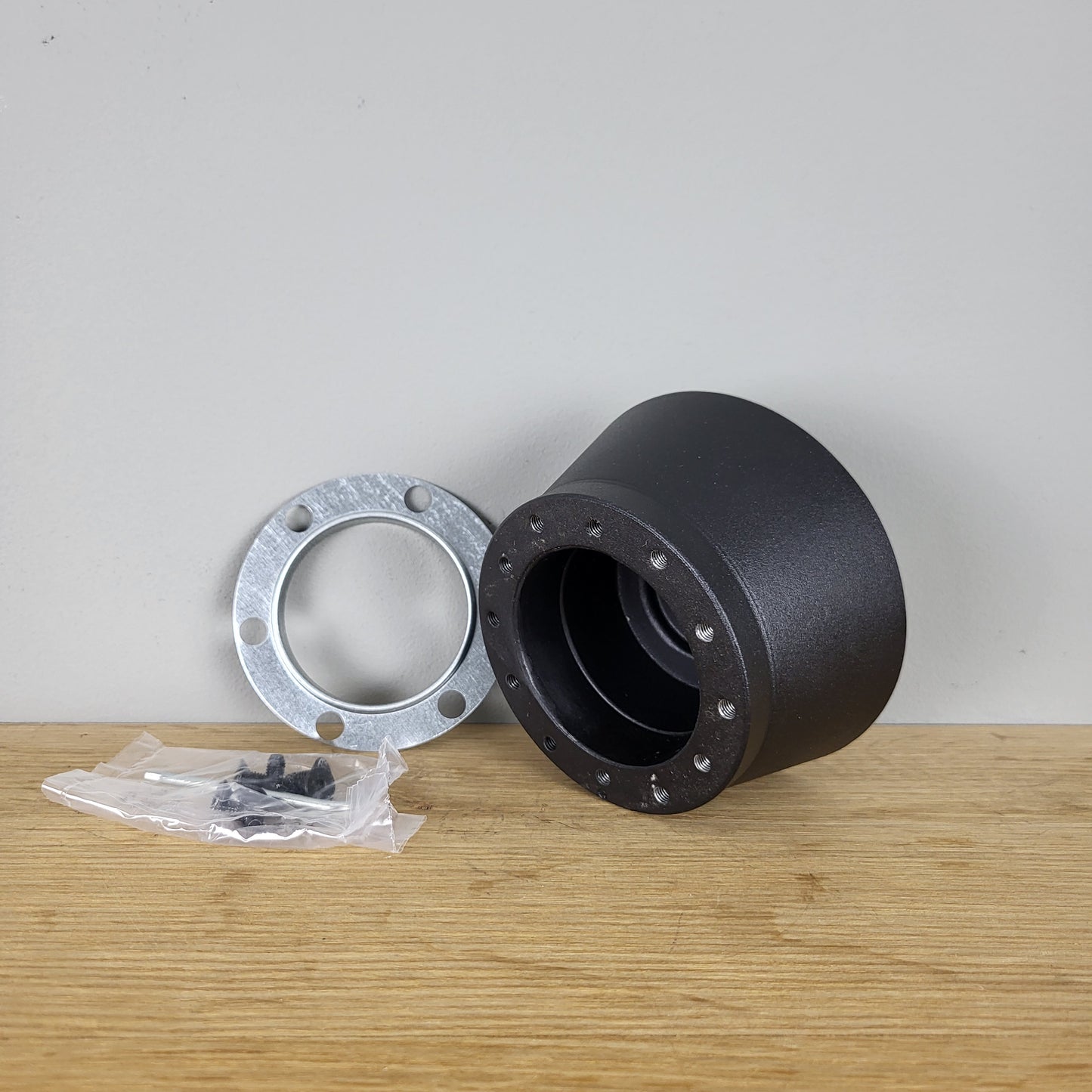 Alfa Romeo Giulia / GT Junior / Berlina / Spider / Duetto / Junior Zagato steering wheel hub adapter kit Luisi S1001 (NEW)