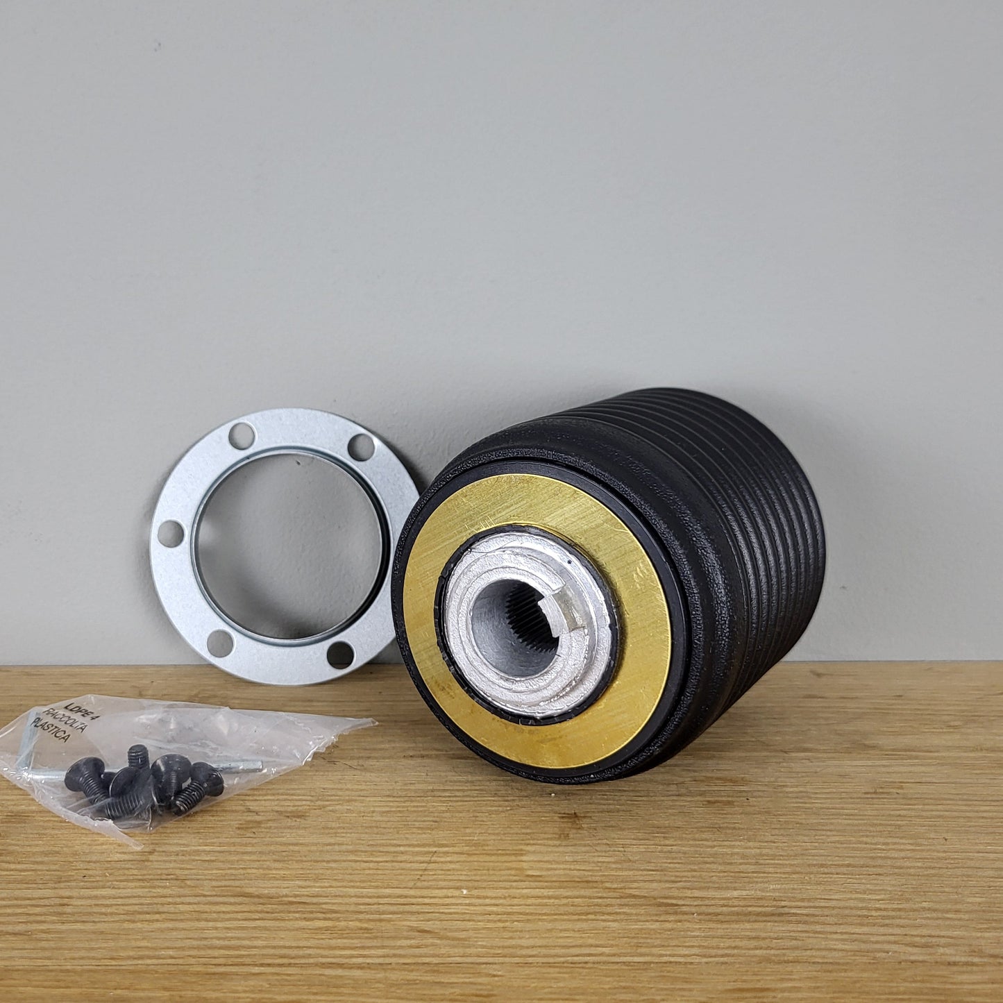 Volkswagen Golf II / Jetta / Corrado / Caddy steering wheel hub adapter kit Luisi 7308 (NEW)