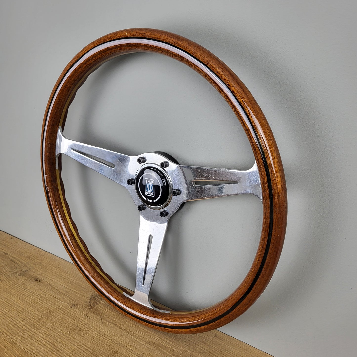 Nardi Classico mahogany wood steering wheel (1979)