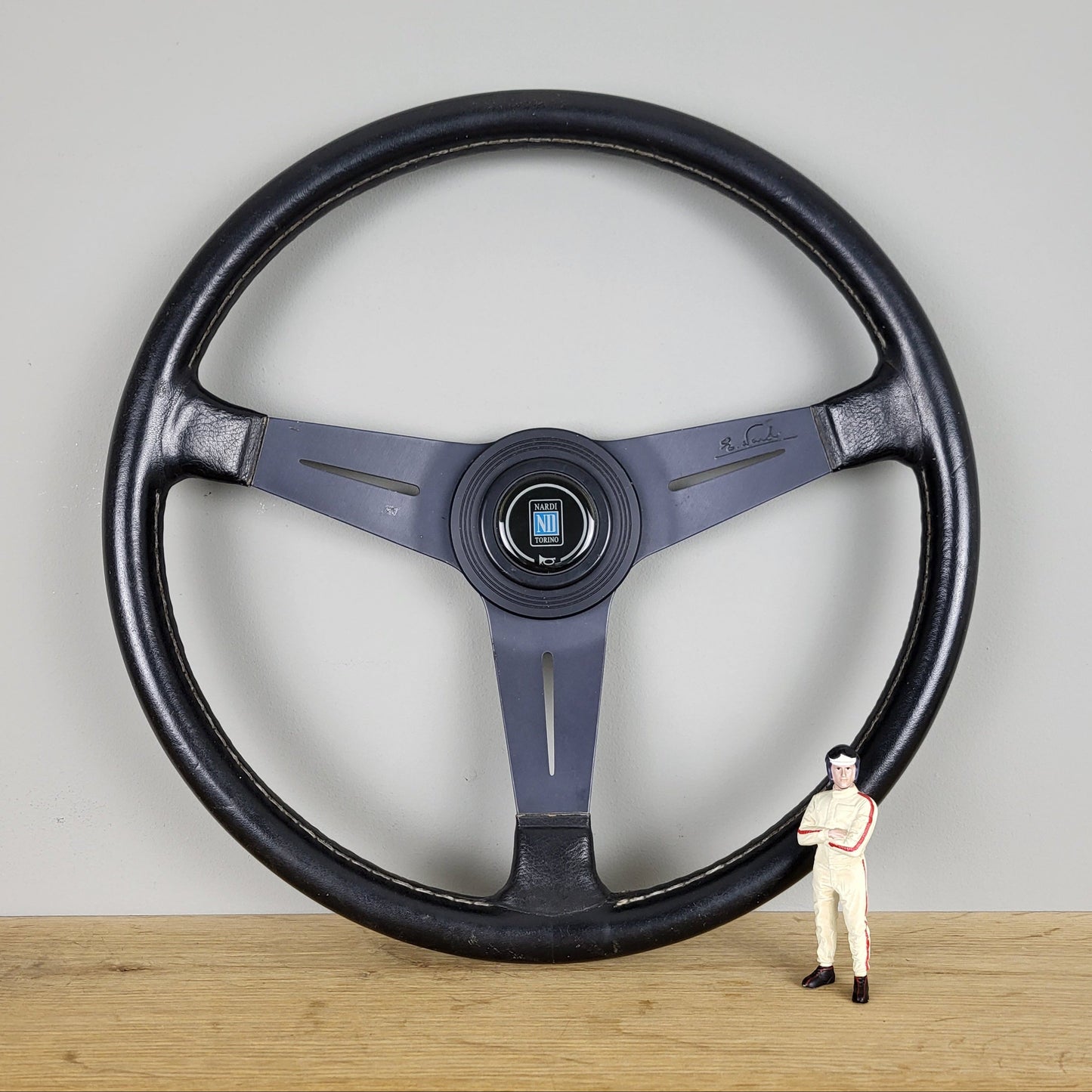 Nardi Classic leather steering wheel (1975)