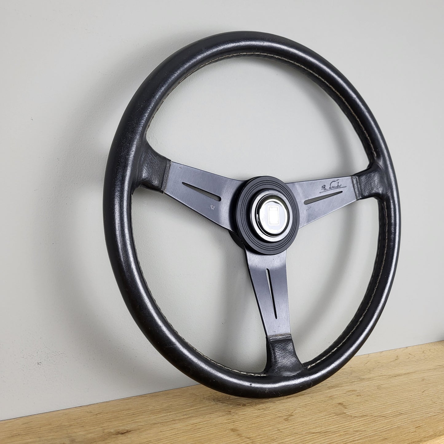 Nardi Classic leather steering wheel (1975)